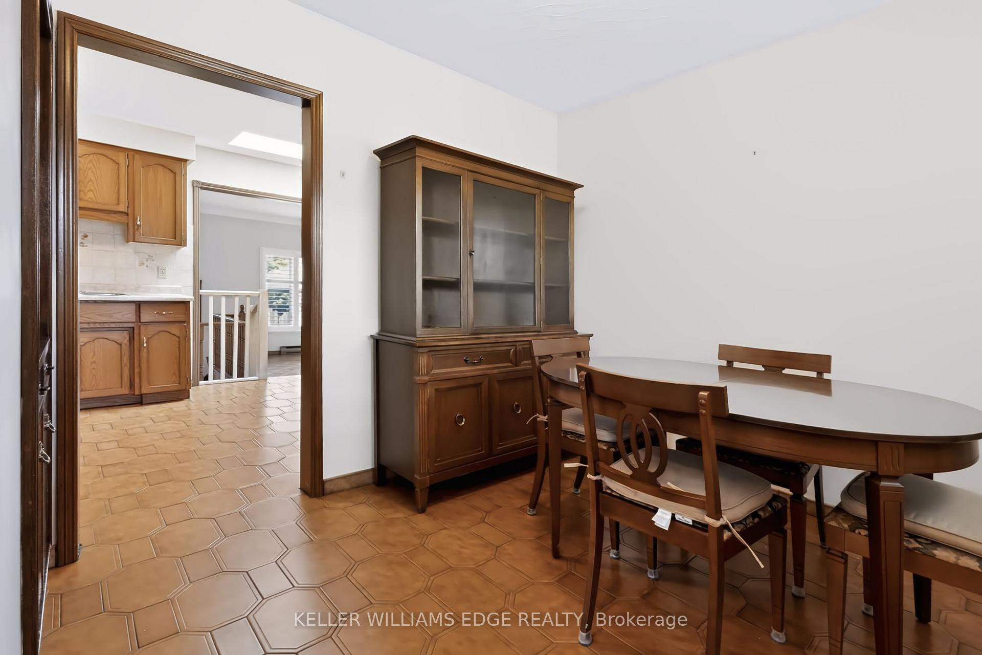 Photo 15 of 261 Carla Avenue, Hamilton, Stoney Creek — HOMEH