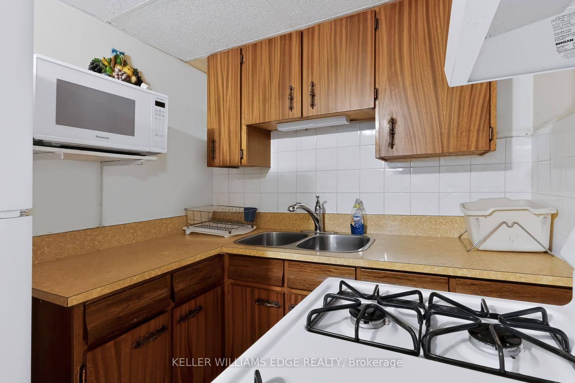 Photo 24 of 261 Carla Avenue, Hamilton, Stoney Creek — HOMEH