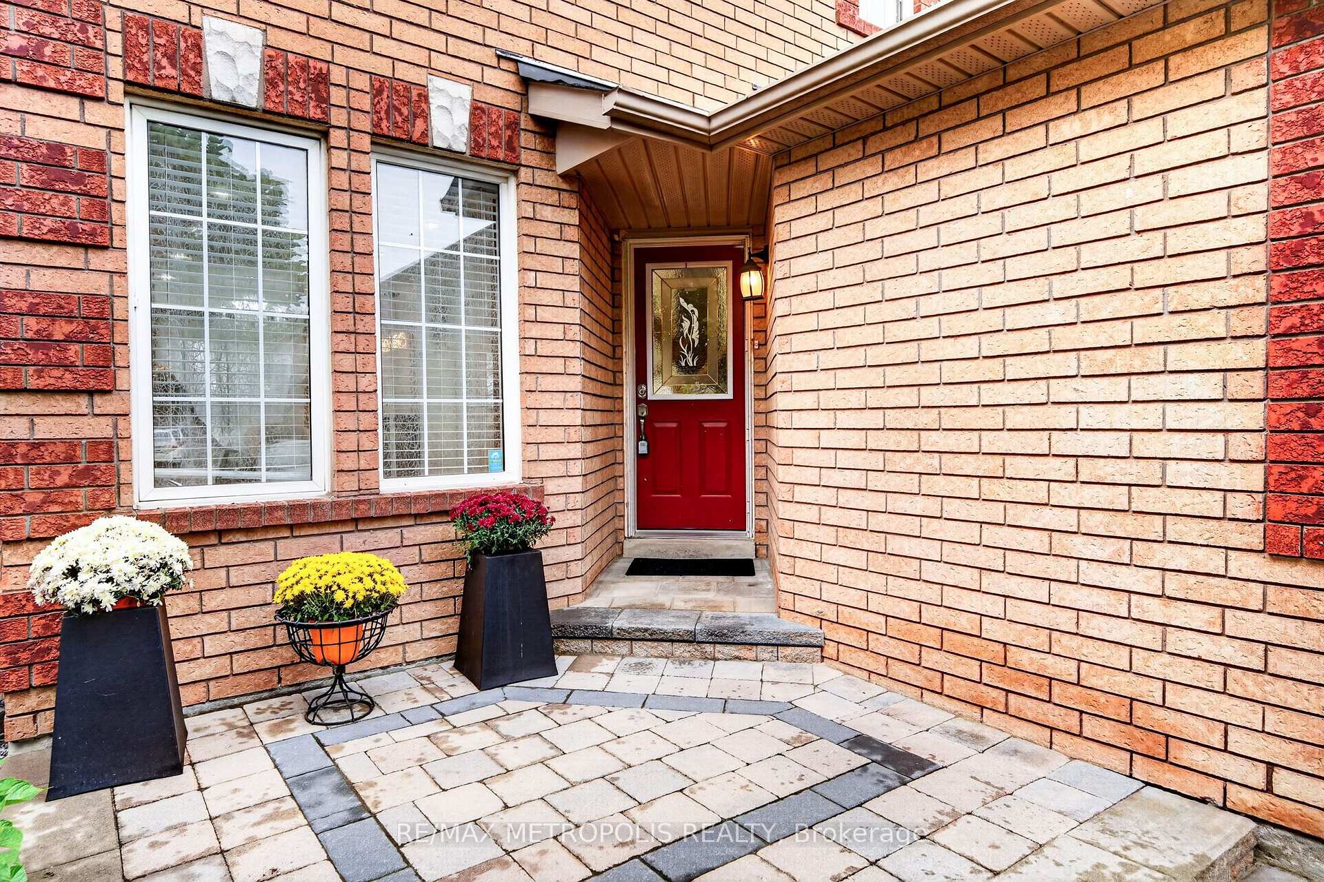 Photo 5 of 95 John Walter Crescent, Clarington, Courtice — HOMEH