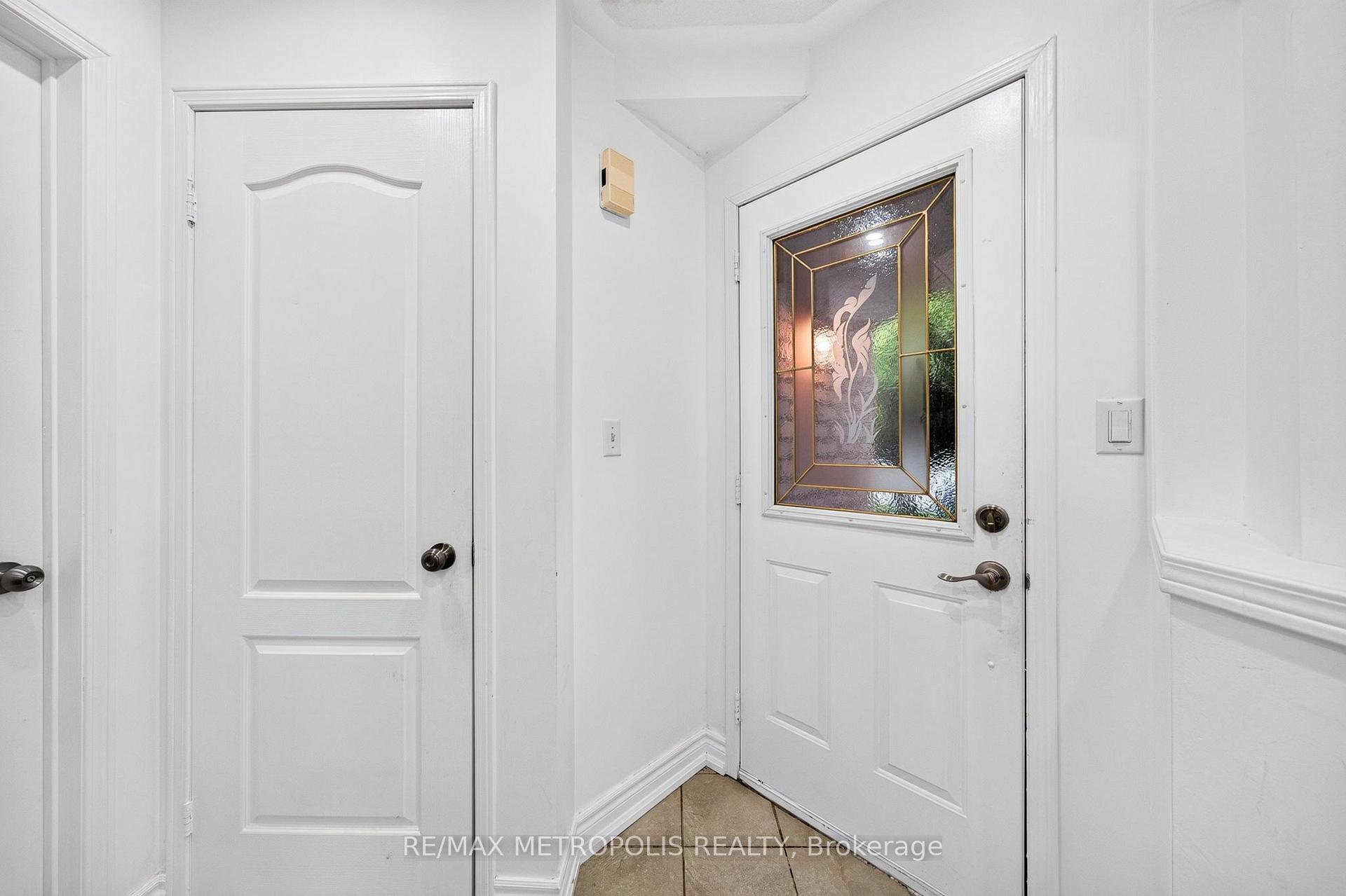 Photo 9 of 95 John Walter Crescent, Clarington, Courtice — HOMEH