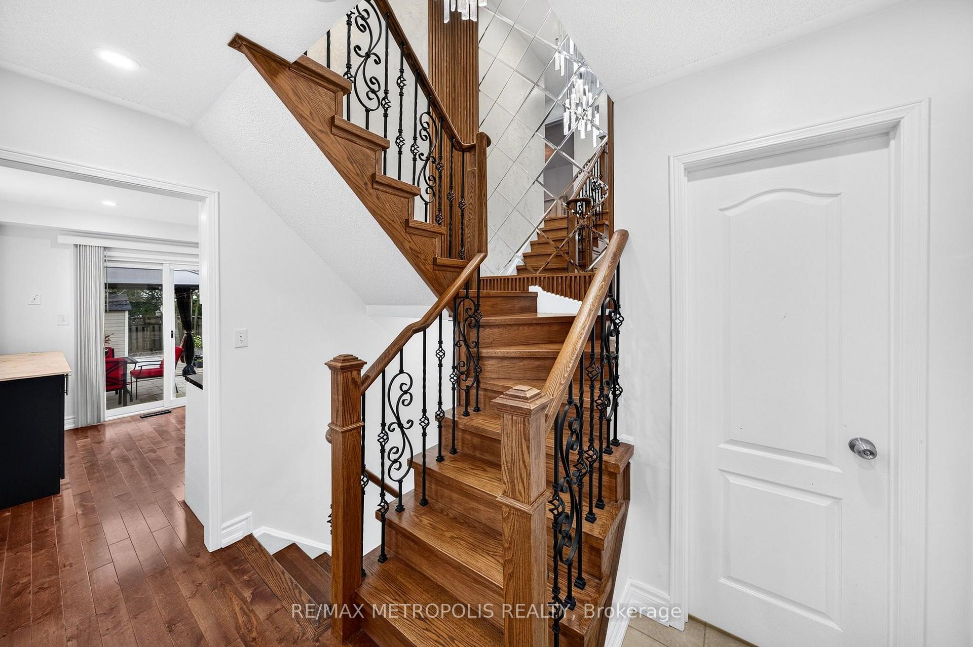 Photo 21 of 95 John Walter Crescent, Clarington, Courtice — HOMEH