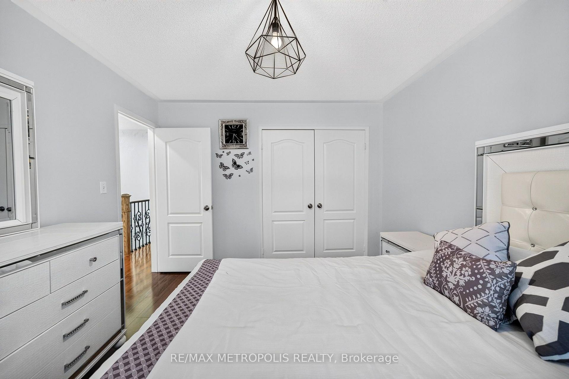 Photo 24 of 95 John Walter Crescent, Clarington, Courtice — HOMEH
