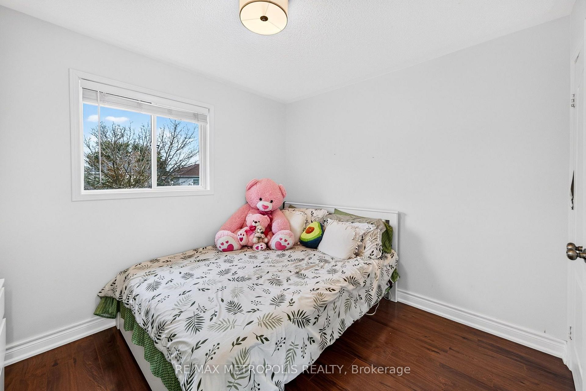 Photo 25 of 95 John Walter Crescent, Clarington, Courtice — HOMEH