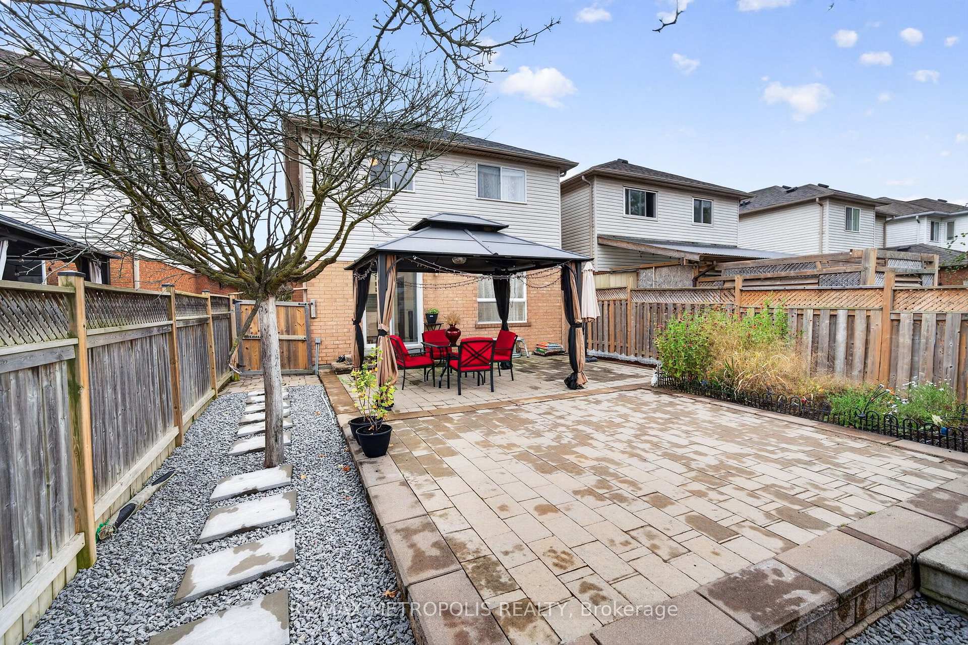 Photo 34 of 95 John Walter Crescent, Clarington, Courtice — HOMEH