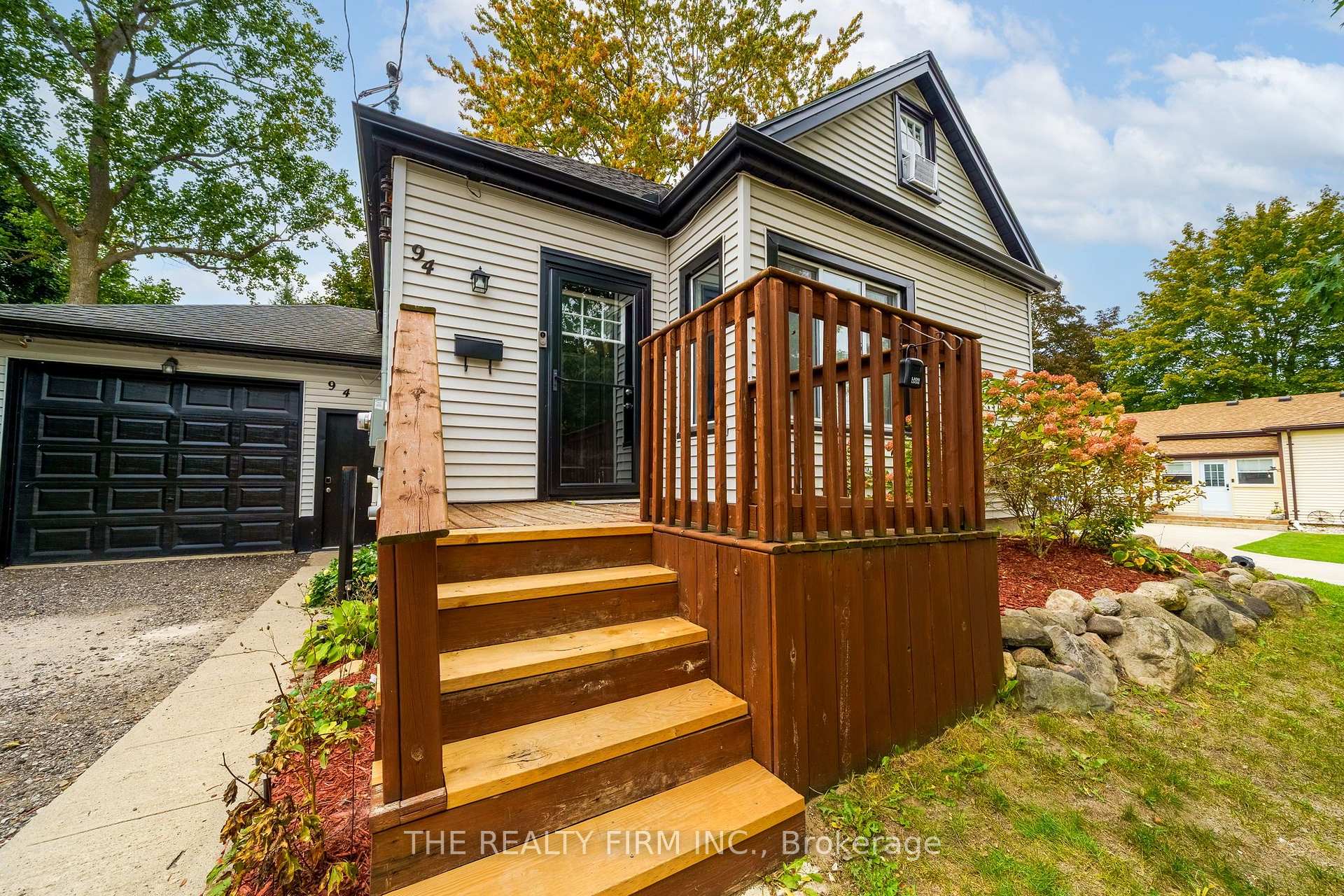 Photo 2 of 94 Mckellar Street, Strathroy-Caradoc, SW — HOMEH