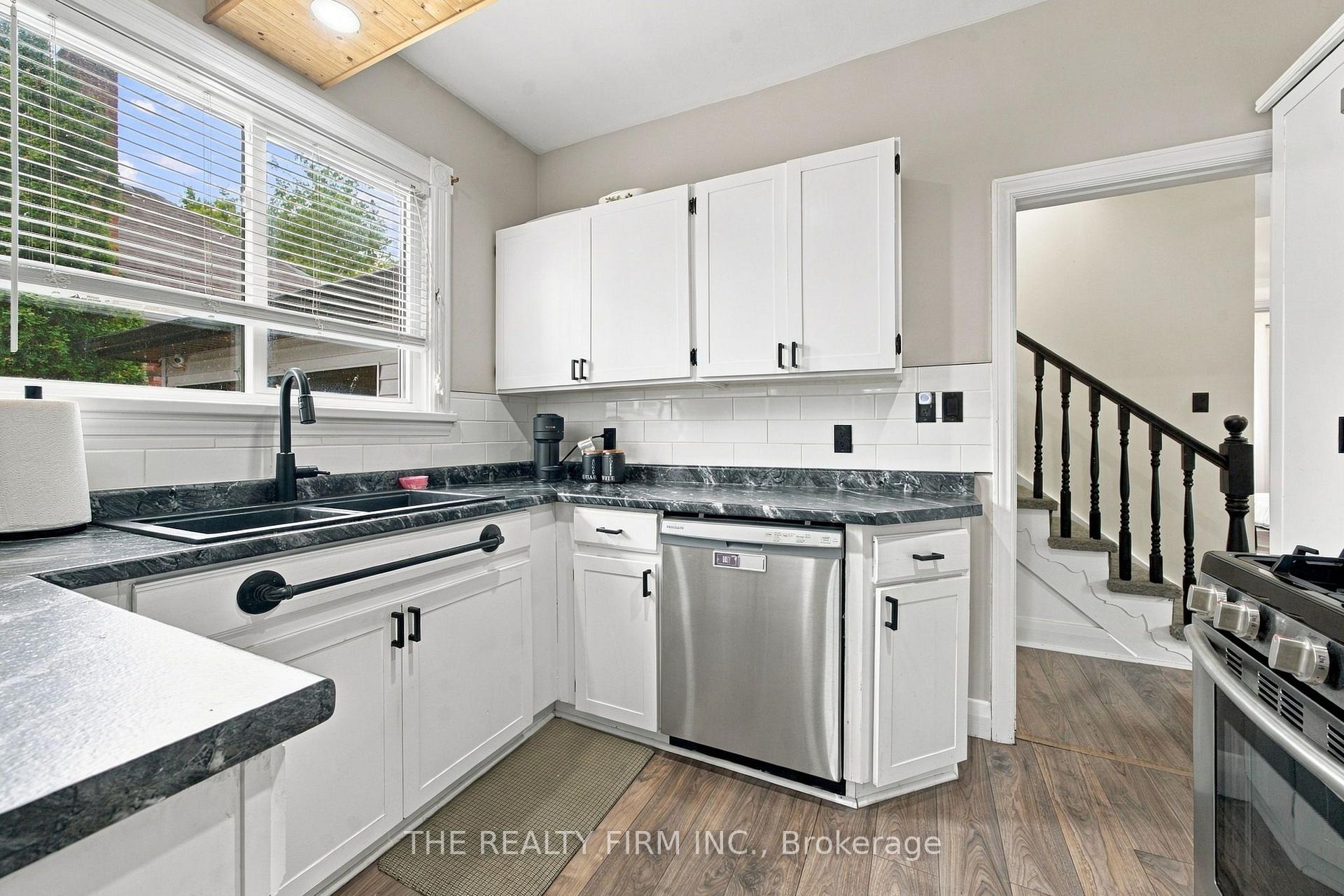 Photo 10 of 94 Mckellar Street, Strathroy-Caradoc, SW — HOMEH