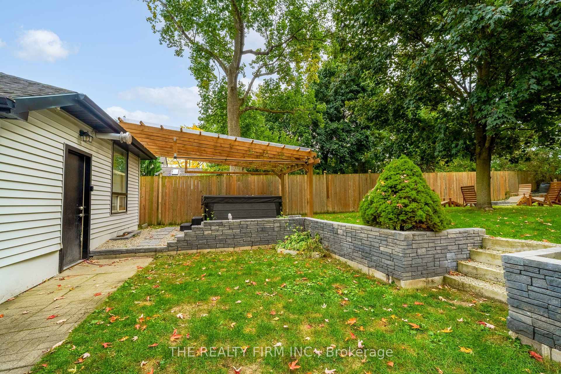 Photo 31 of 94 Mckellar Street, Strathroy-Caradoc, SW — HOMEH
