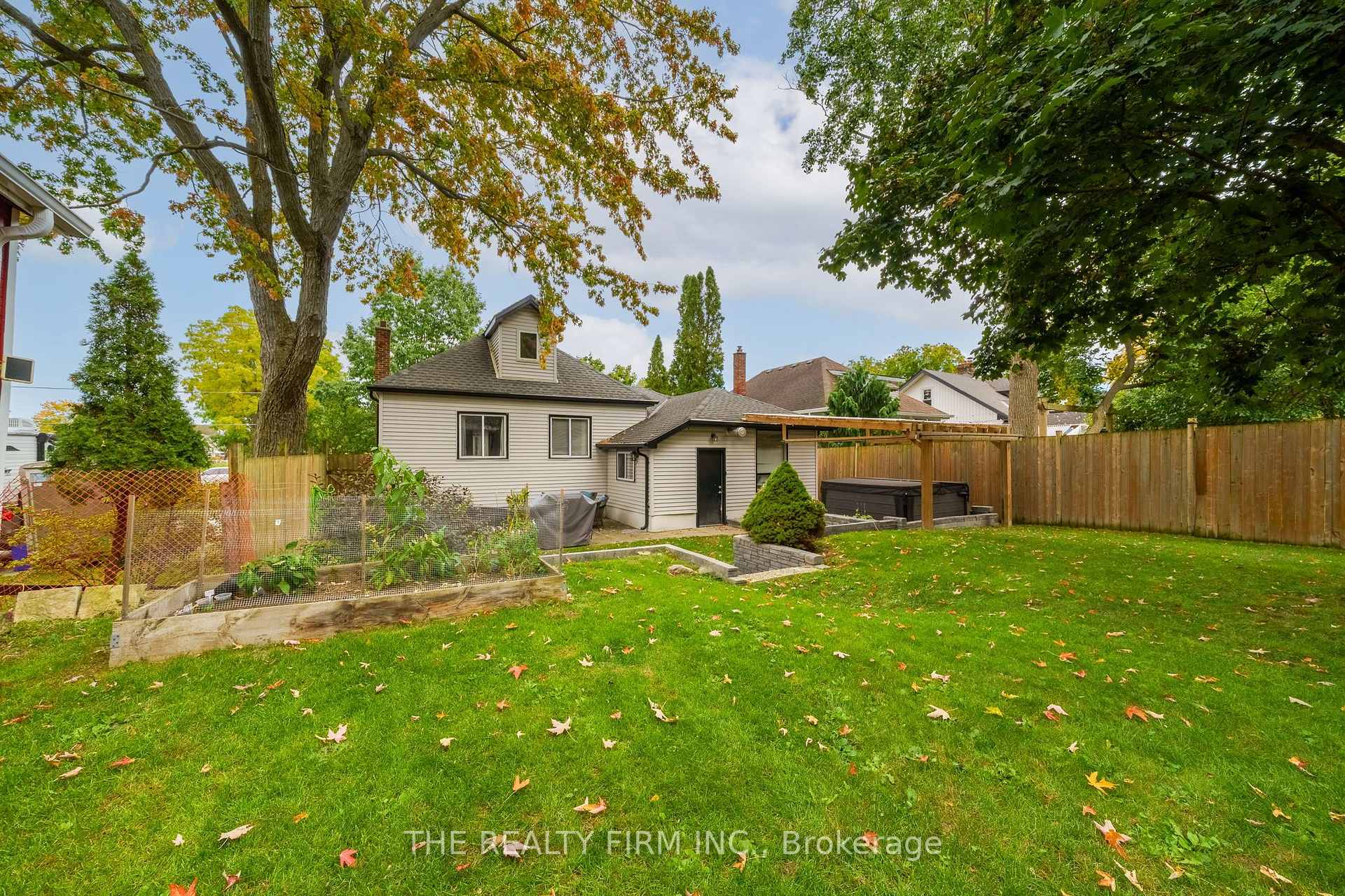 Photo 35 of 94 Mckellar Street, Strathroy-Caradoc, SW — HOMEH