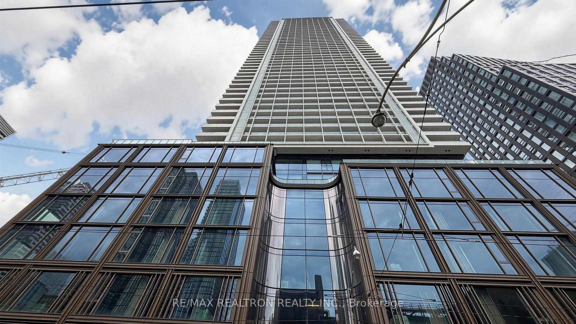 Photo 3 of 88 Queen Street, Toronto, Church-Yonge Corridor — HOMEH
