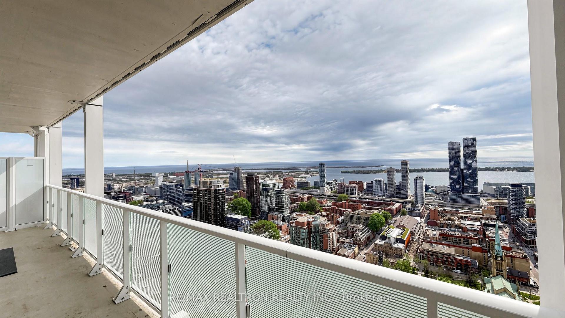 Photo 10 of 88 Queen Street, Toronto, Church-Yonge Corridor — HOMEH