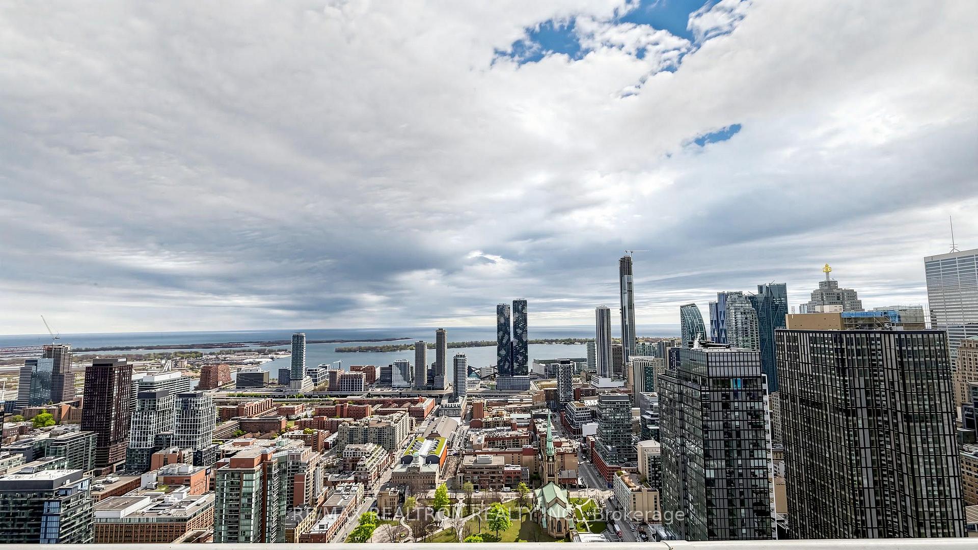 Photo 13 of 88 Queen Street, Toronto, Church-Yonge Corridor — HOMEH