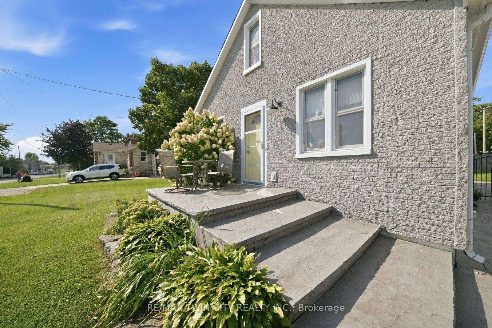 Photo 8 of 2214 William Shakespeare Street, Perth East, Shakespeare — HOMEH