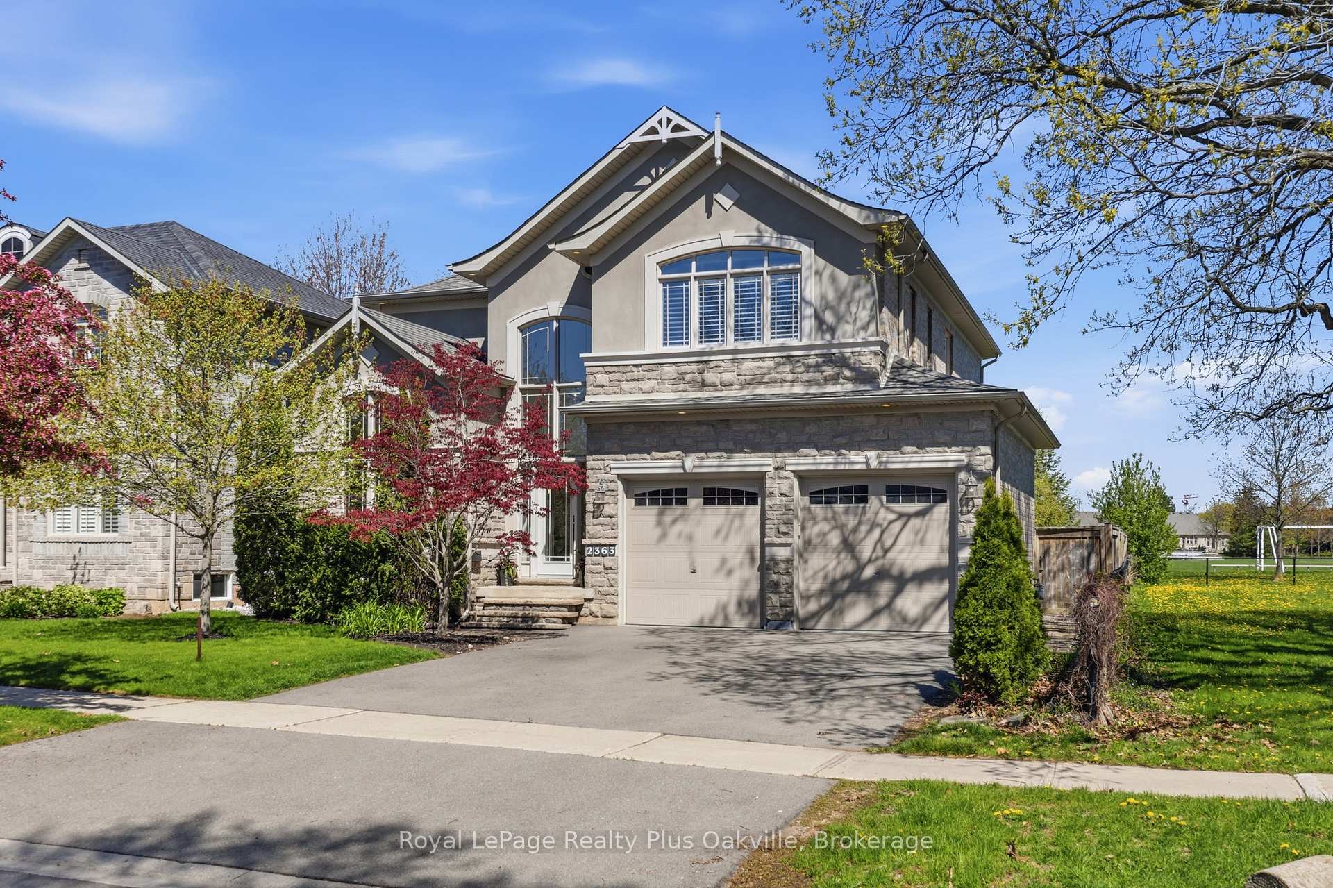 Photo 2 of 2363 Yolanda Drive, Oakville, West — HOMEH