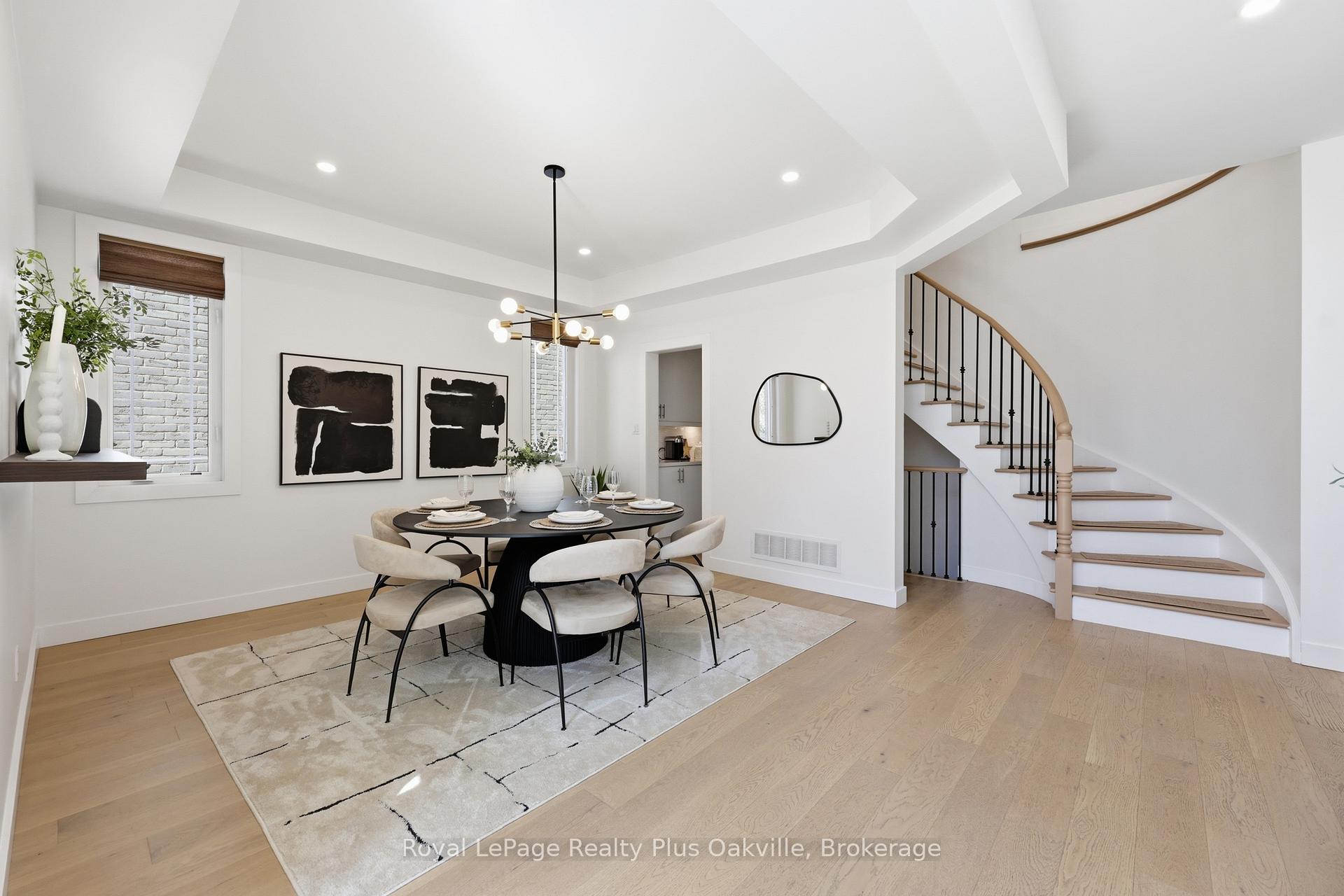 Photo 7 of 2363 Yolanda Drive, Oakville, West — HOMEH