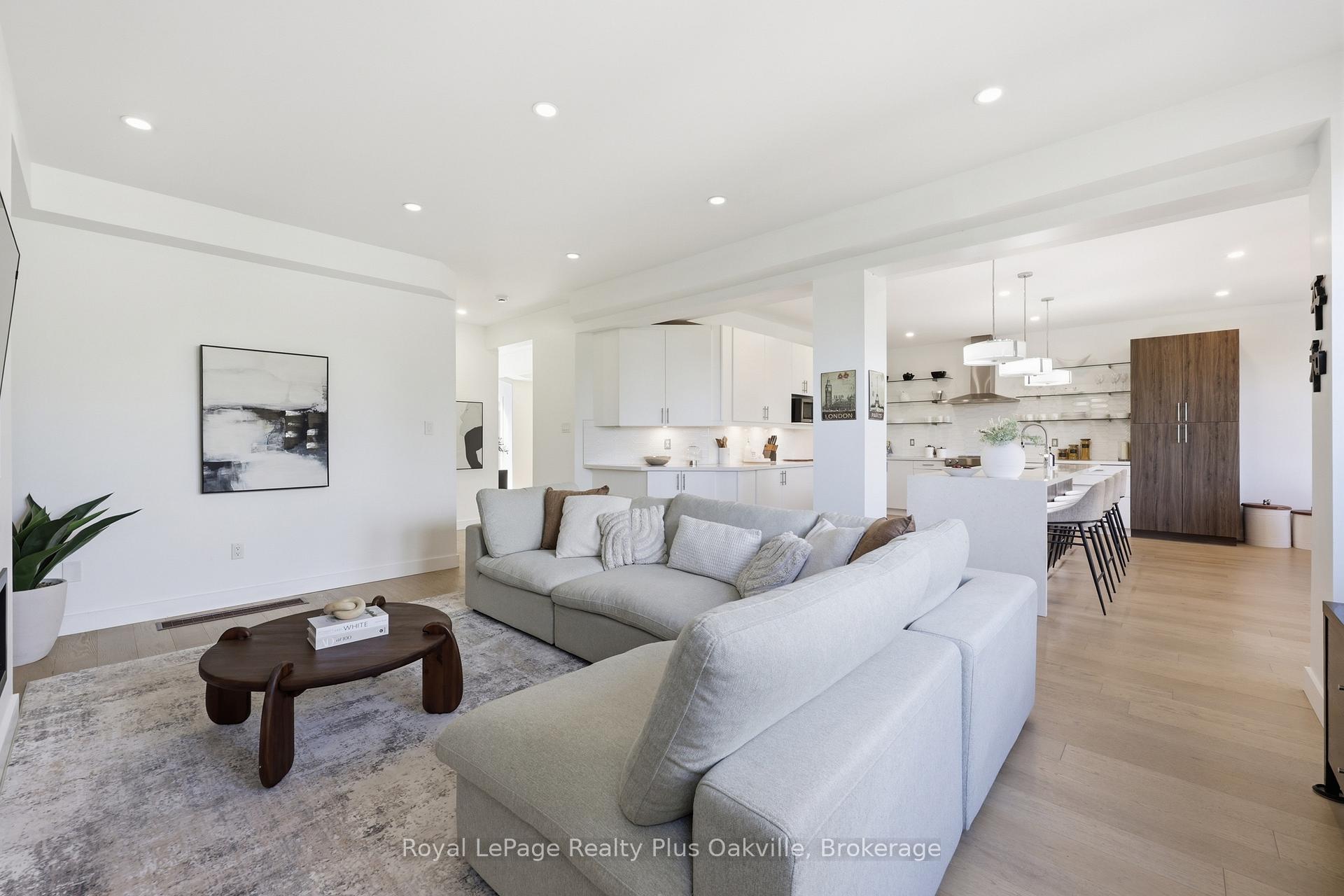 Photo 10 of 2363 Yolanda Drive, Oakville, West — HOMEH
