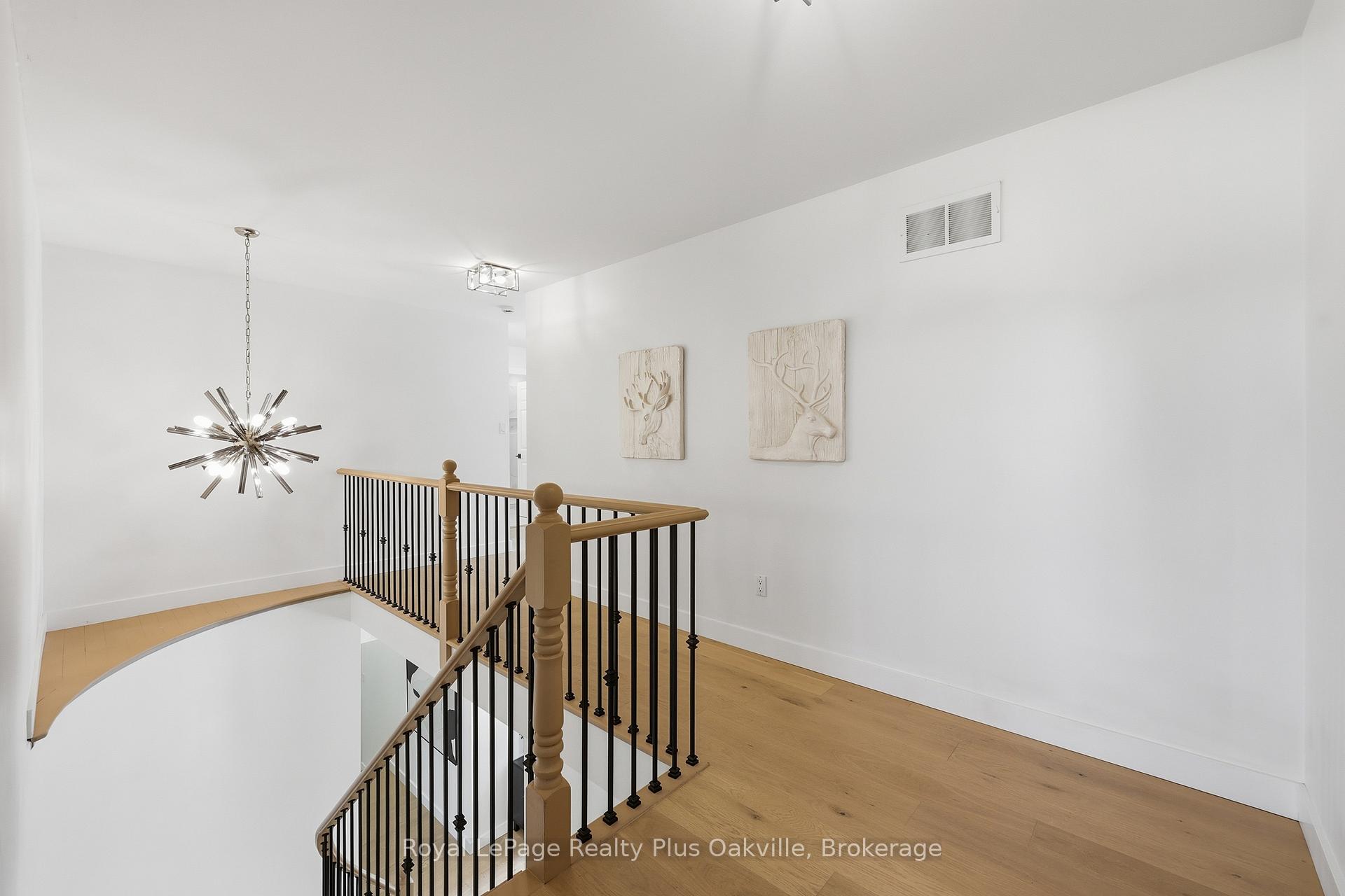 Photo 23 of 2363 Yolanda Drive, Oakville, West — HOMEH