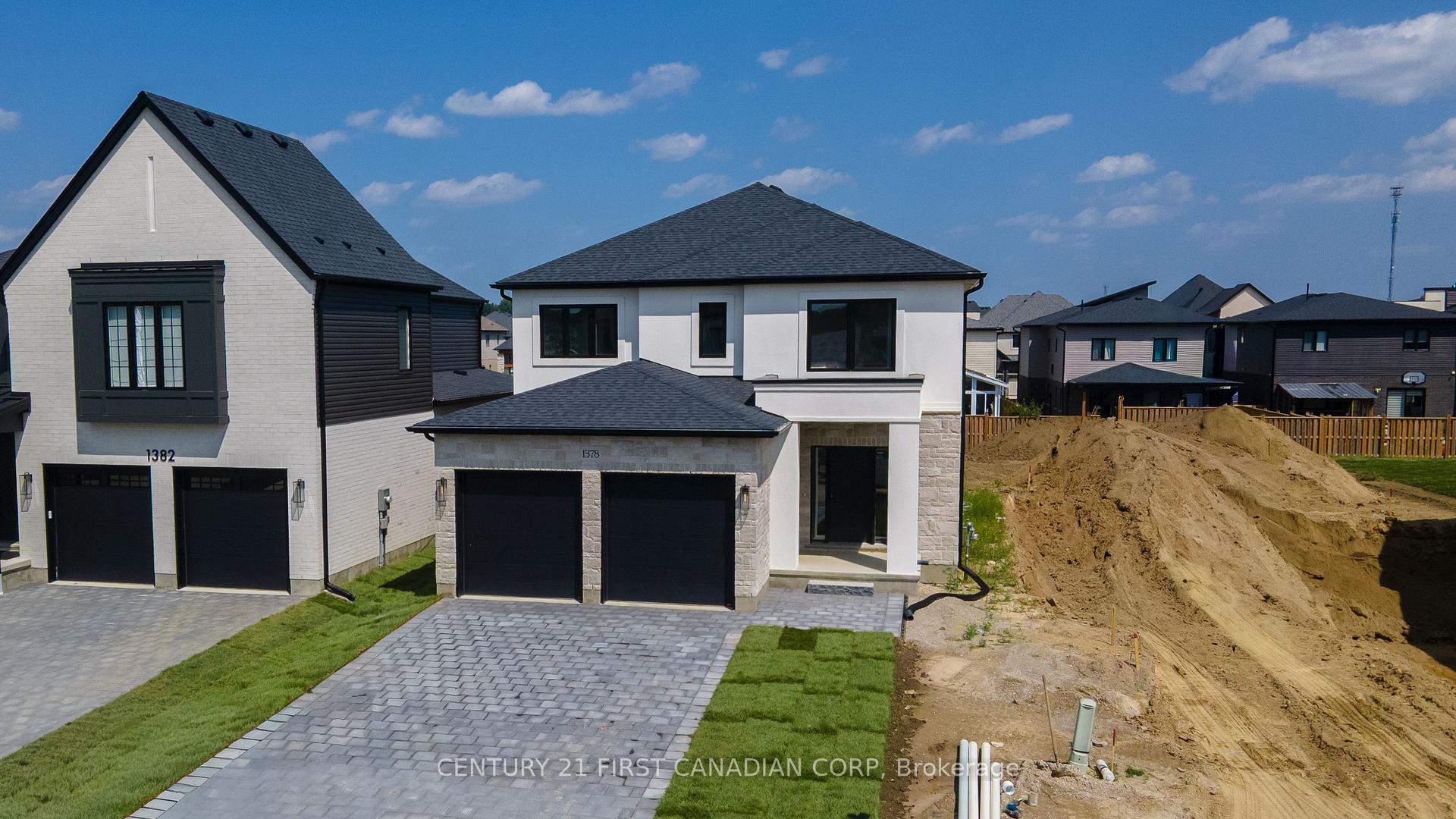 Photo 2 of 1378 Shields Place, London, North S — HOMEH