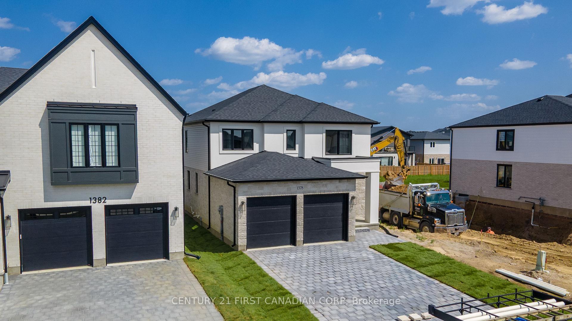 Photo 3 of 1378 Shields Place, London, North S — HOMEH