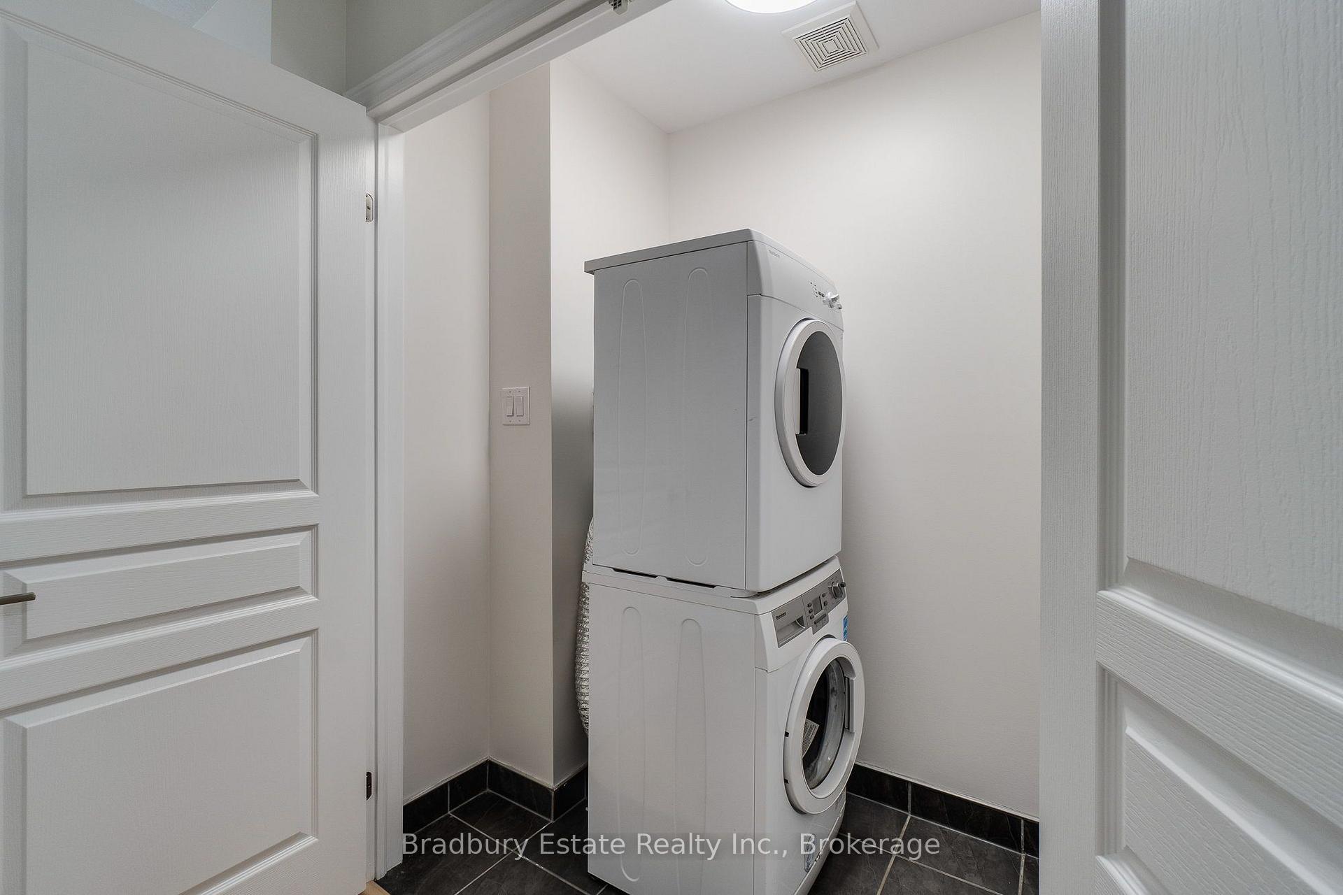 Photo 5 of 3105 Blackfriar Common, Oakville, Joshua Meadows — HOMEH