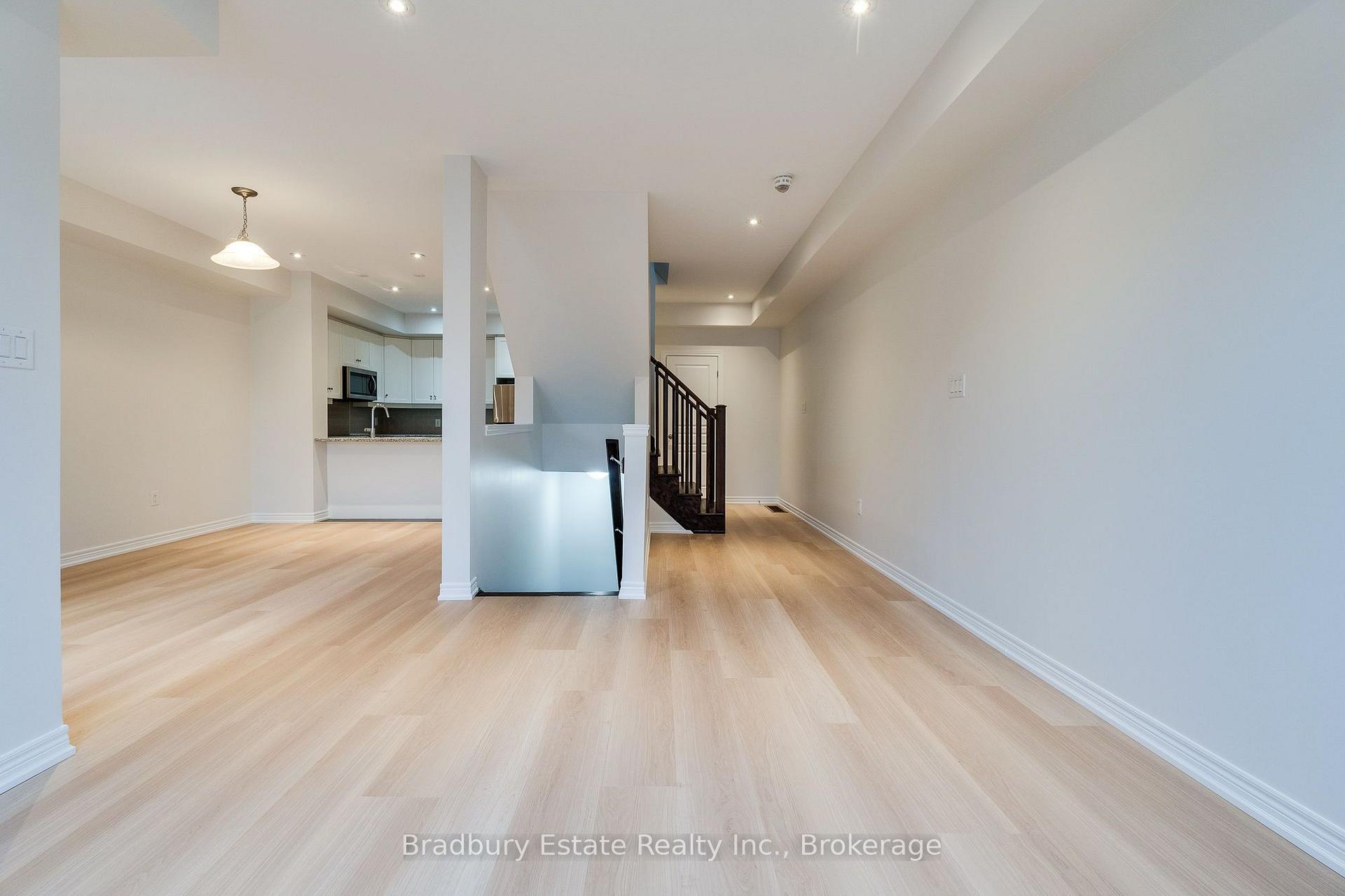 Photo 7 of 3105 Blackfriar Common, Oakville, Joshua Meadows — HOMEH