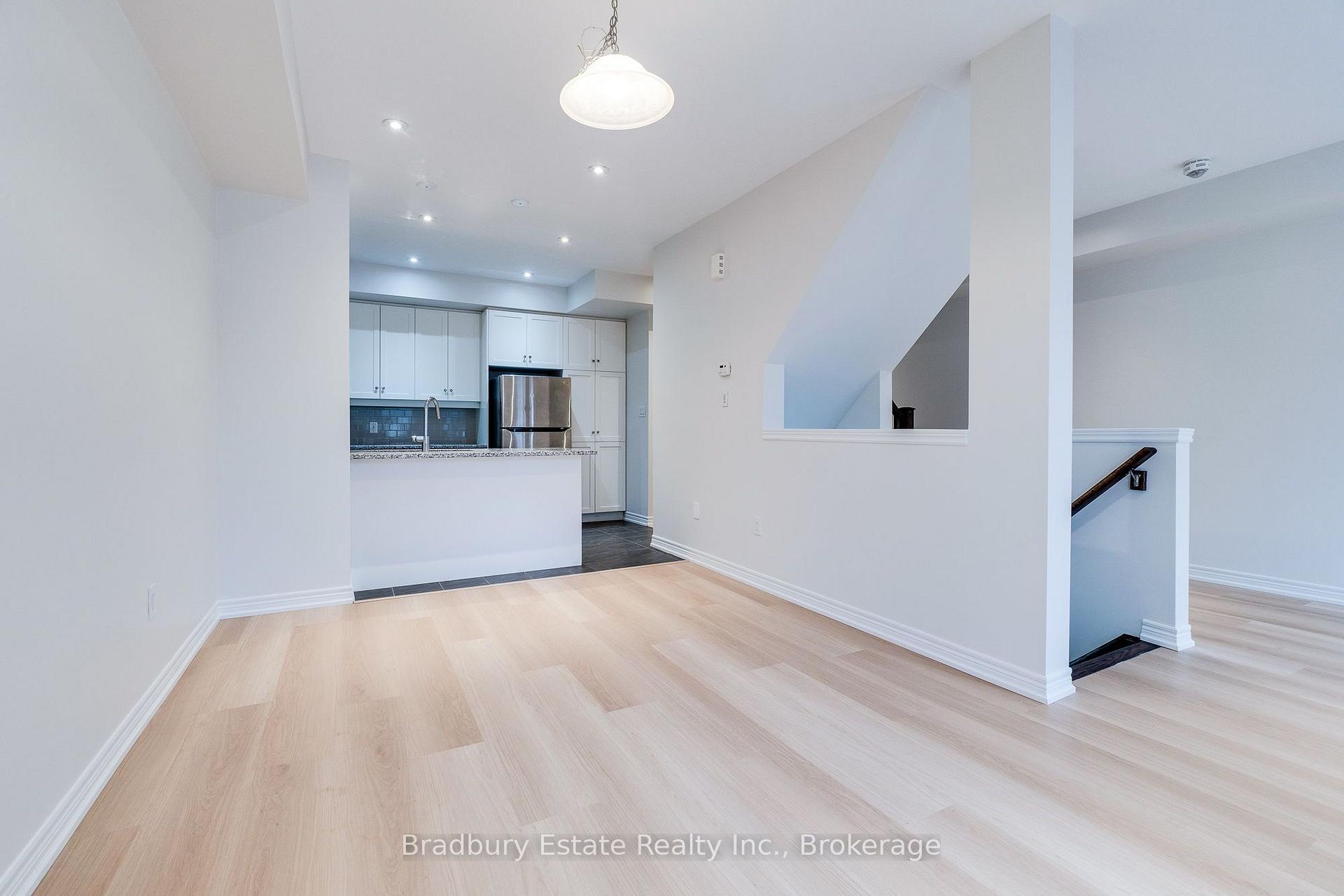Photo 8 of 3105 Blackfriar Common, Oakville, Joshua Meadows — HOMEH
