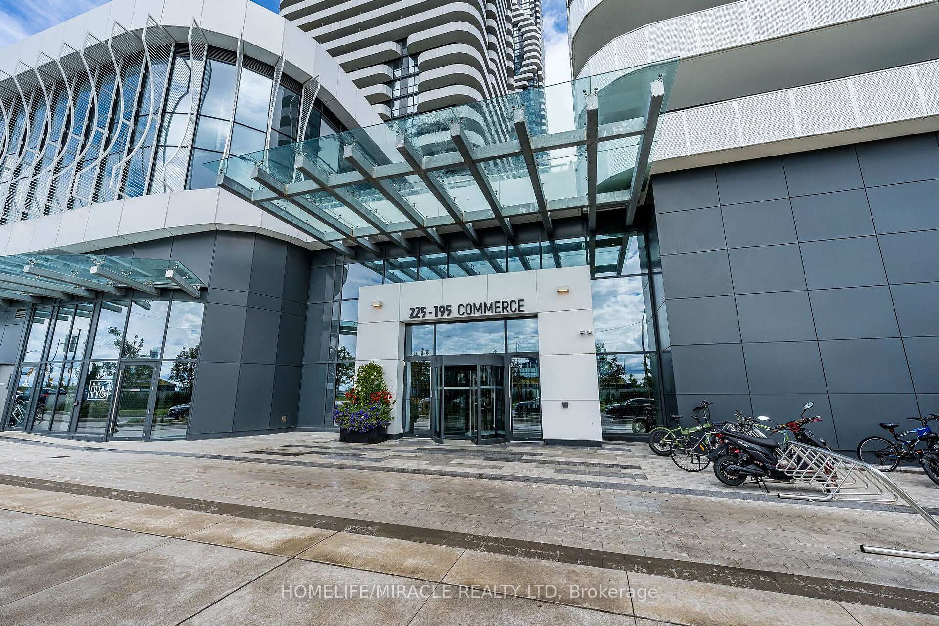 Photo 4 of Unit 1003, 195 Commerce Street, Vaughan, Vaughan Corporate Centre — HOMEH