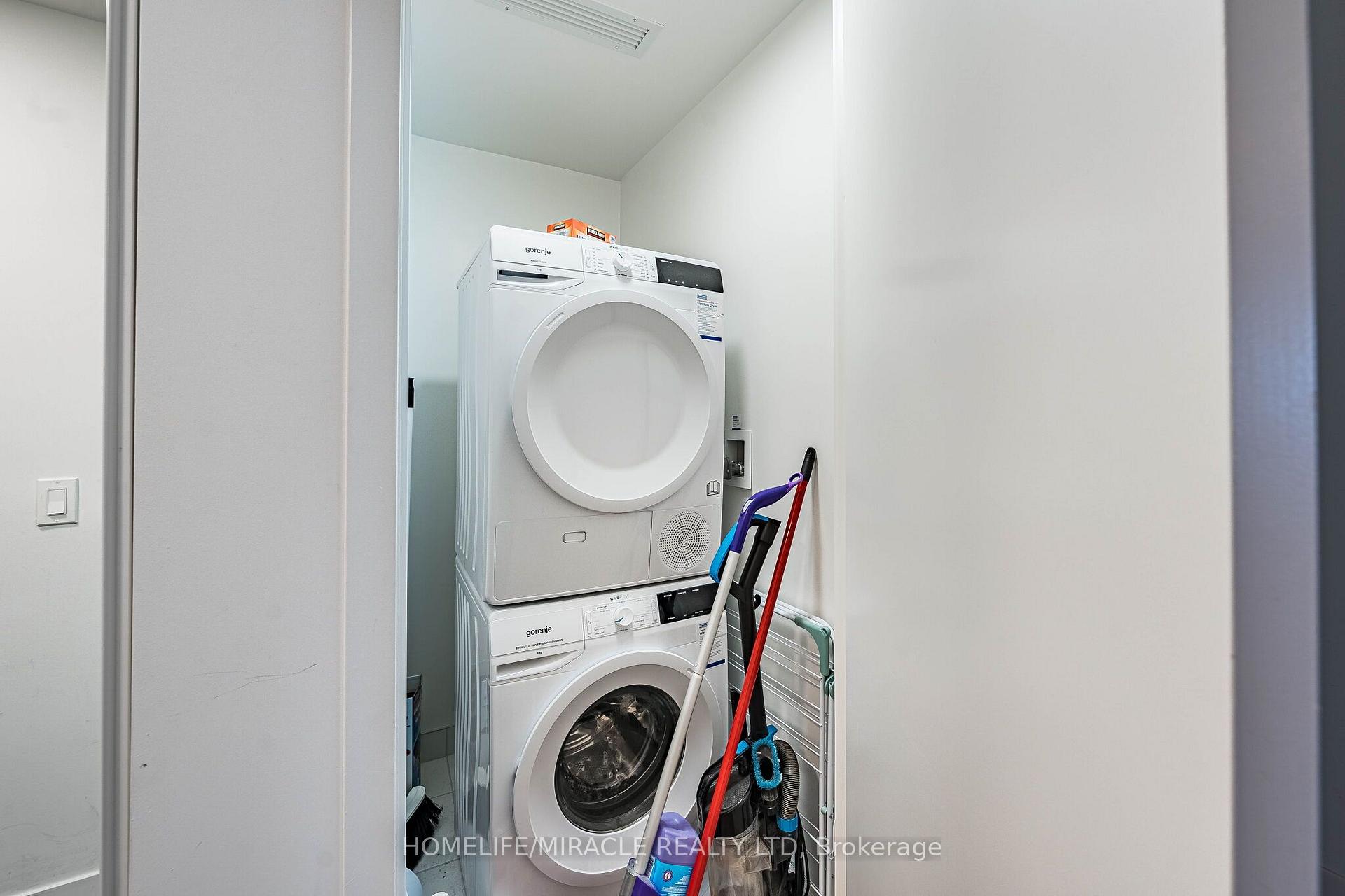Photo 10 of Unit 1003, 195 Commerce Street, Vaughan, Vaughan Corporate Centre — HOMEH