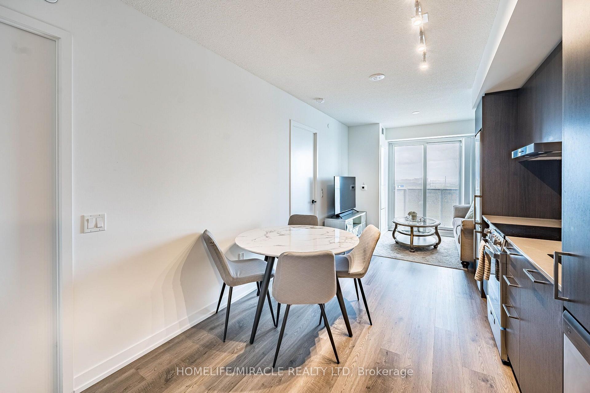 Photo 11 of Unit 1003, 195 Commerce Street, Vaughan, Vaughan Corporate Centre — HOMEH