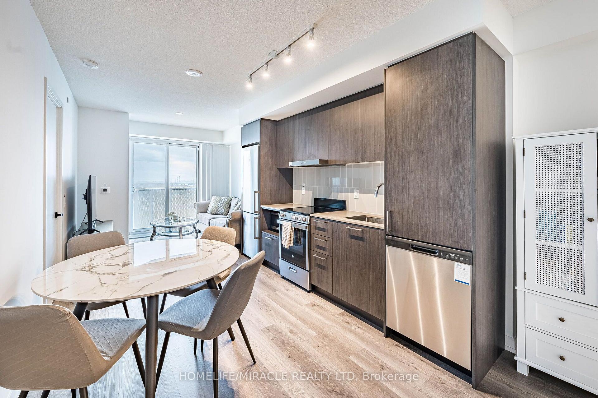 Photo 13 of Unit 1003, 195 Commerce Street, Vaughan, Vaughan Corporate Centre — HOMEH