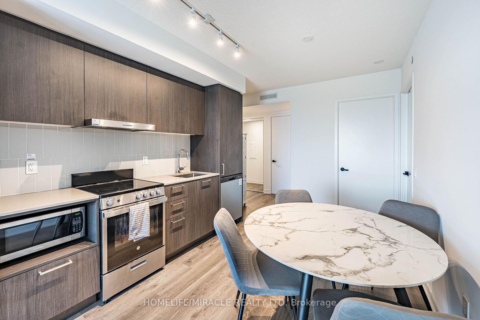 Photo 15 of Unit 1003, 195 Commerce Street, Vaughan, Vaughan Corporate Centre — HOMEH