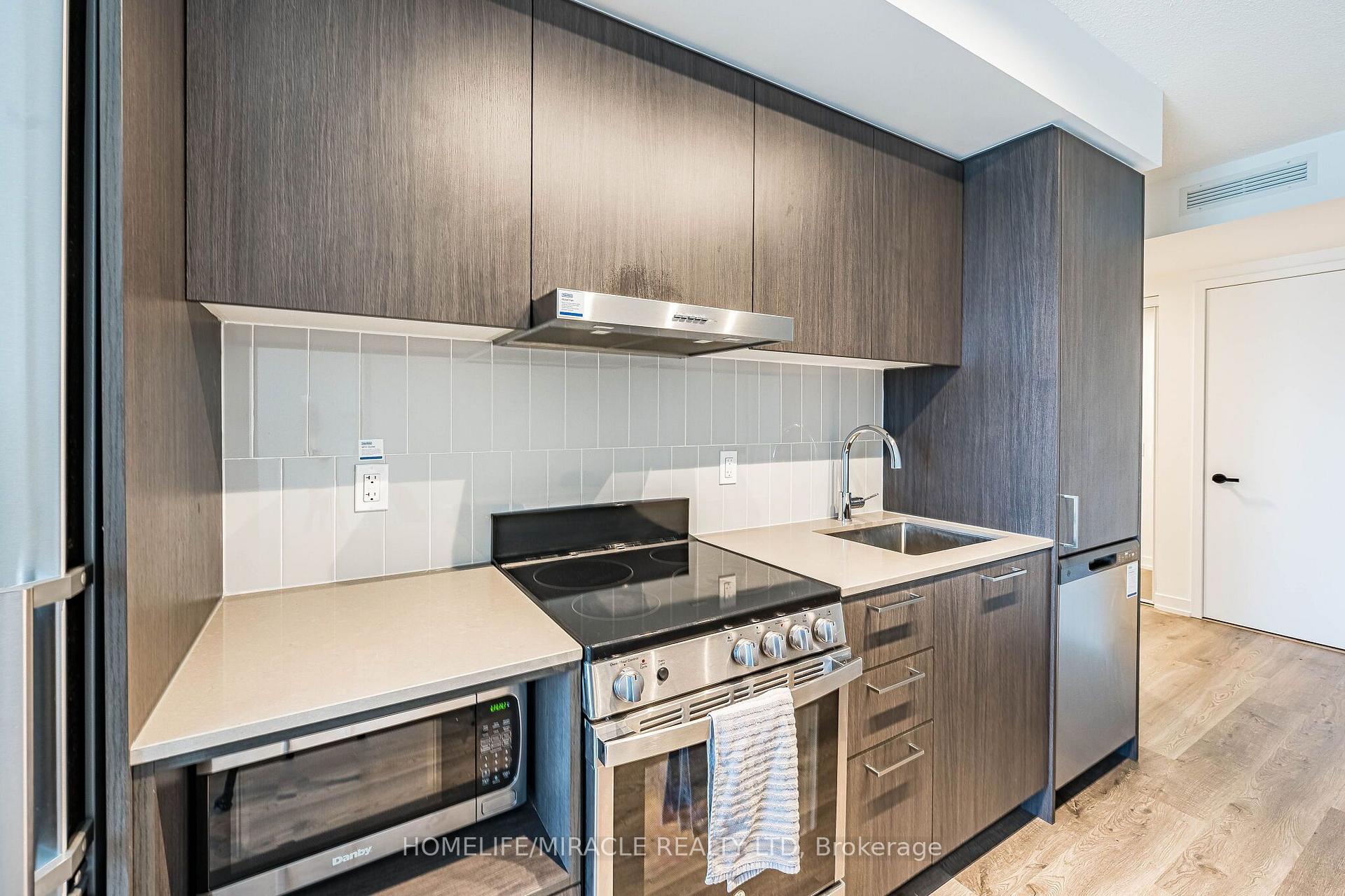 Photo 16 of Unit 1003, 195 Commerce Street, Vaughan, Vaughan Corporate Centre — HOMEH
