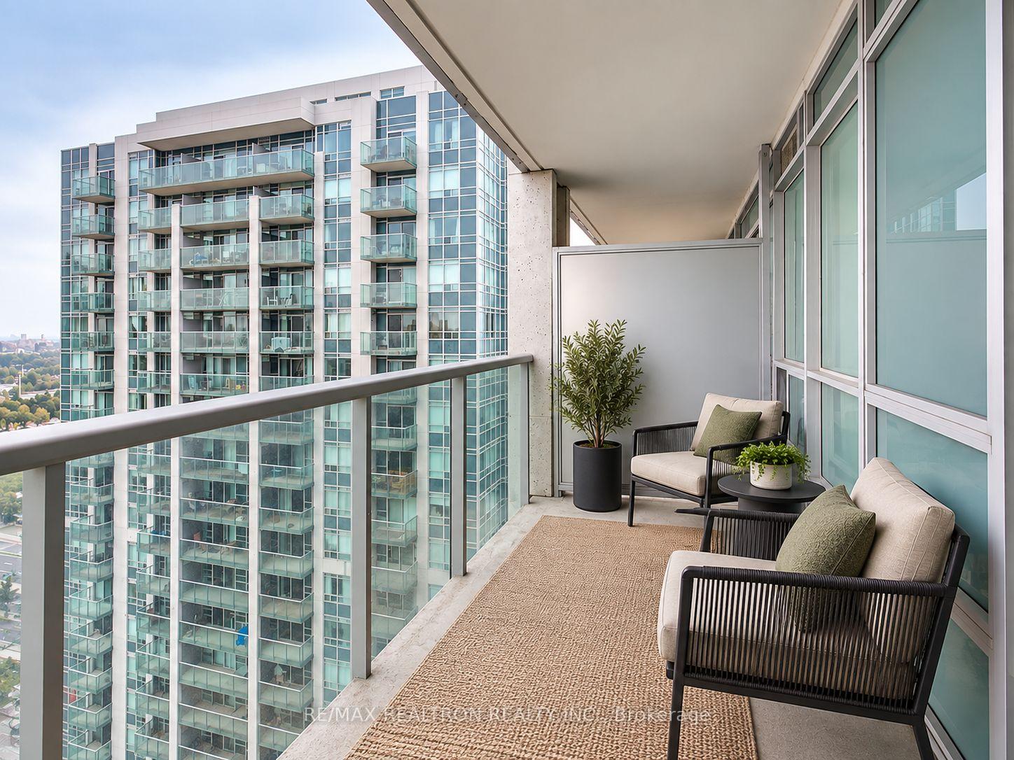 Photo 8 of Unit 2406, 16 Harrison Garden Boulevard, North York, Willowdale East — HOMEH