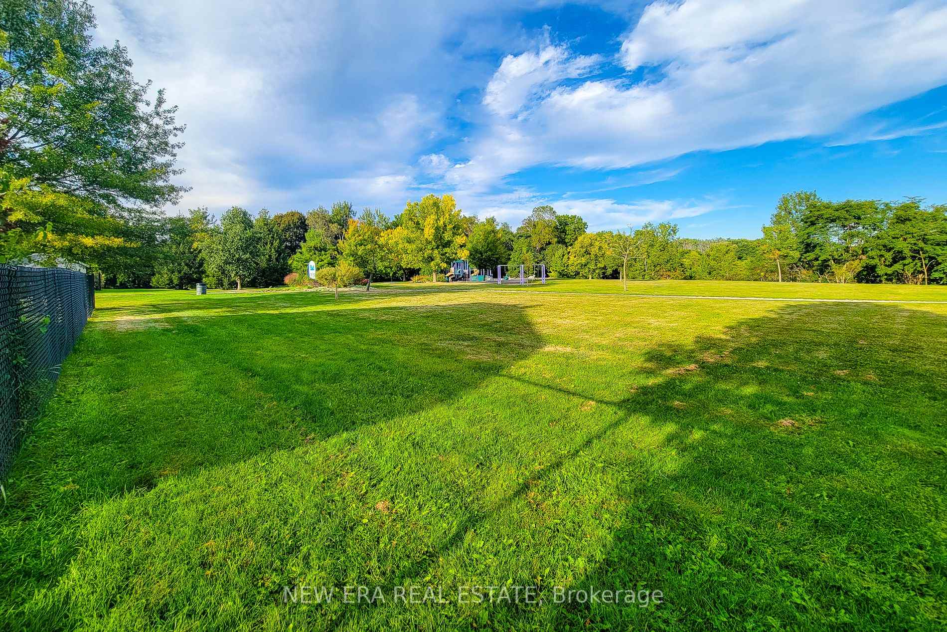 Photo 13 of 24 Carmichael Crescent, Brantford, Mayfair — HOMEH