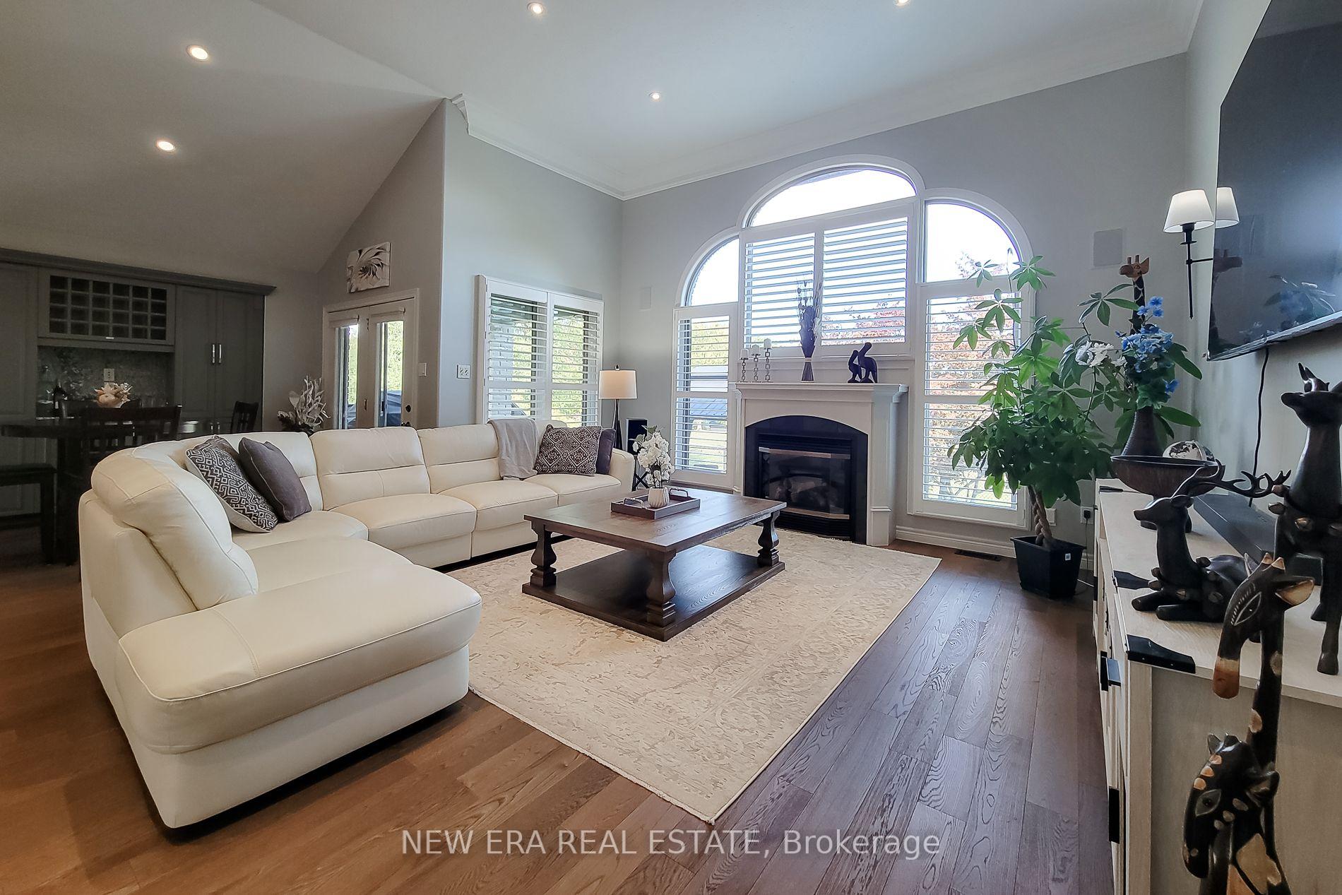 Photo 16 of 24 Carmichael Crescent, Brantford, Mayfair — HOMEH