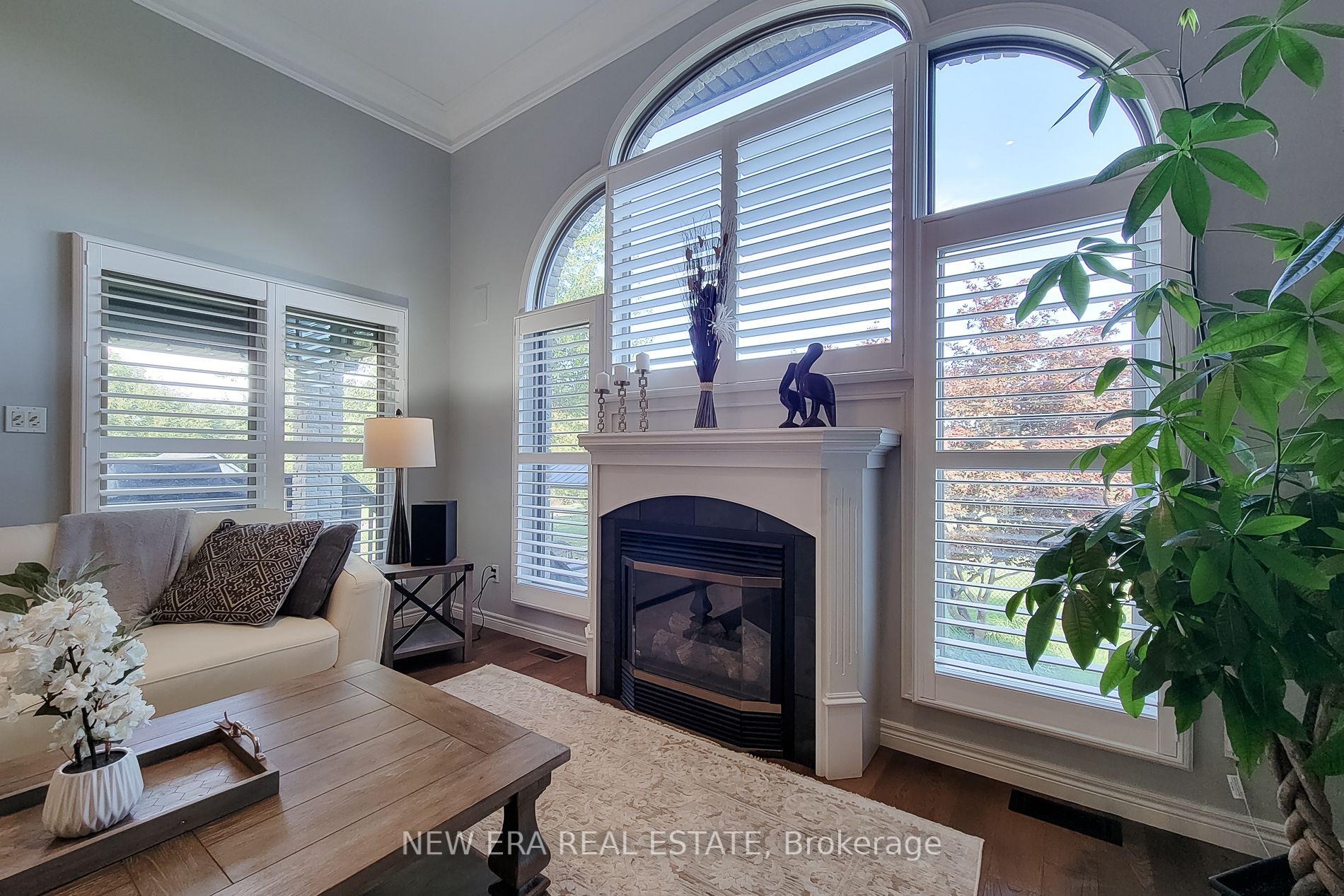 Photo 18 of 24 Carmichael Crescent, Brantford, Mayfair — HOMEH
