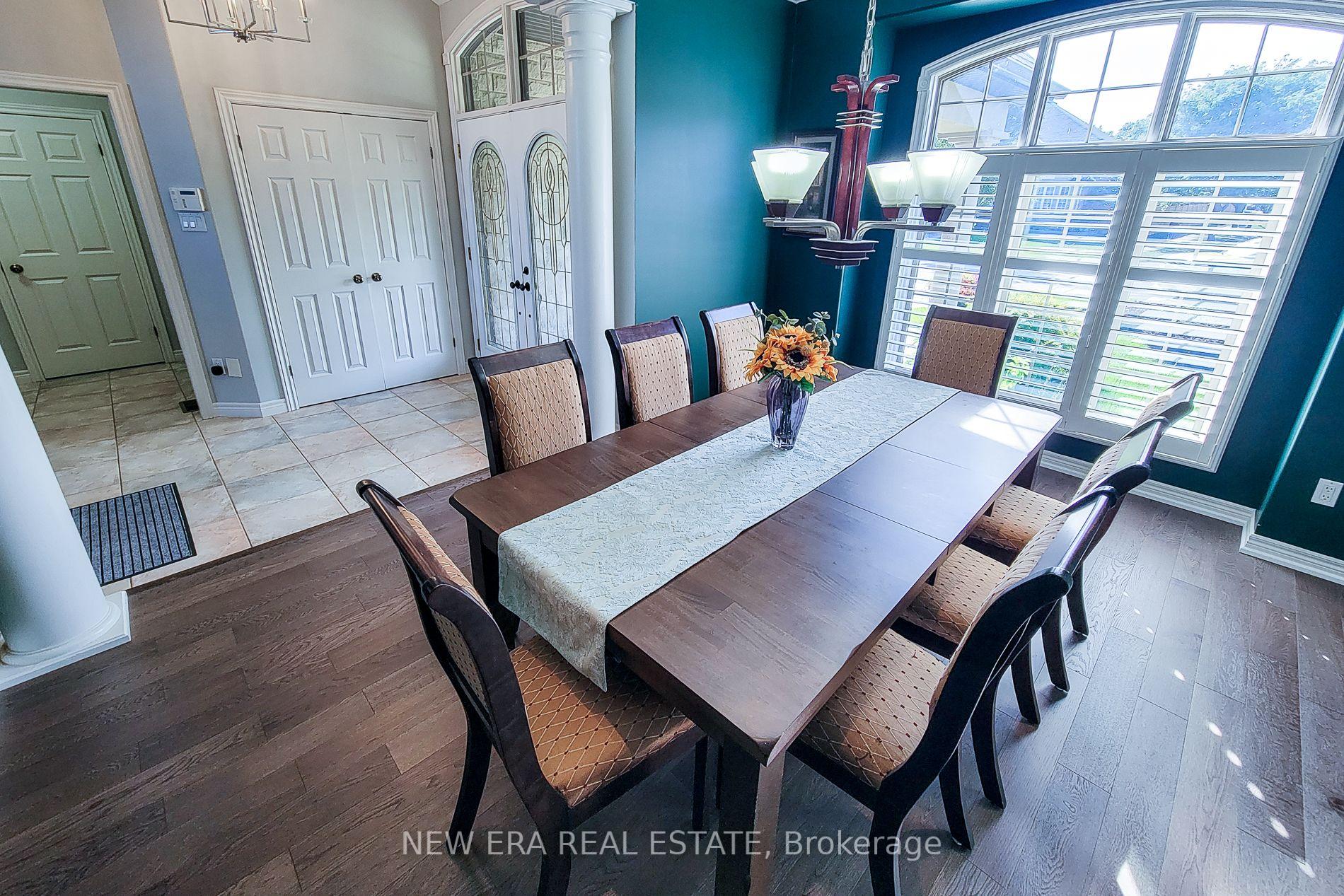 Photo 28 of 24 Carmichael Crescent, Brantford, Mayfair — HOMEH