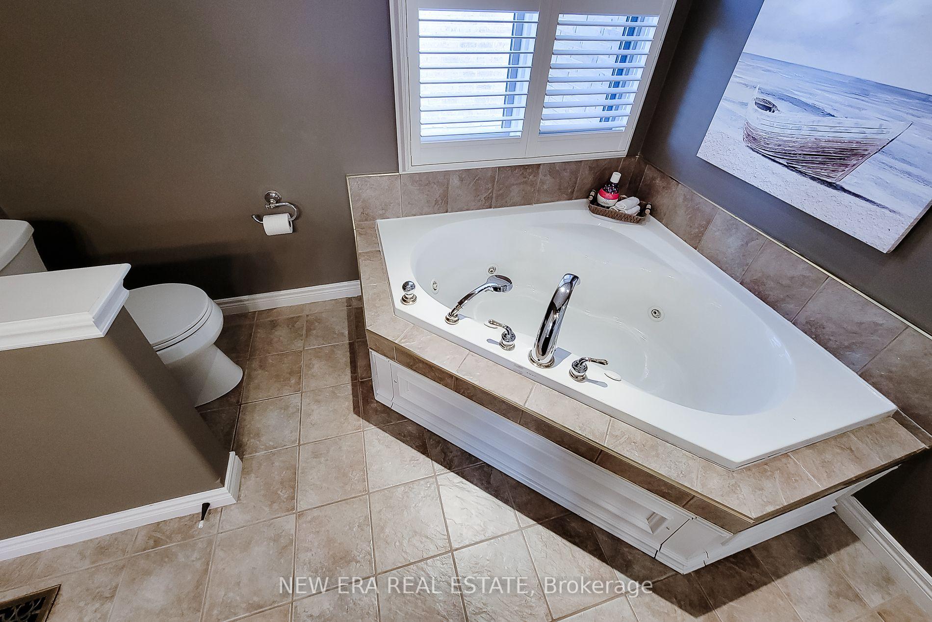 Photo 32 of 24 Carmichael Crescent, Brantford, Mayfair — HOMEH
