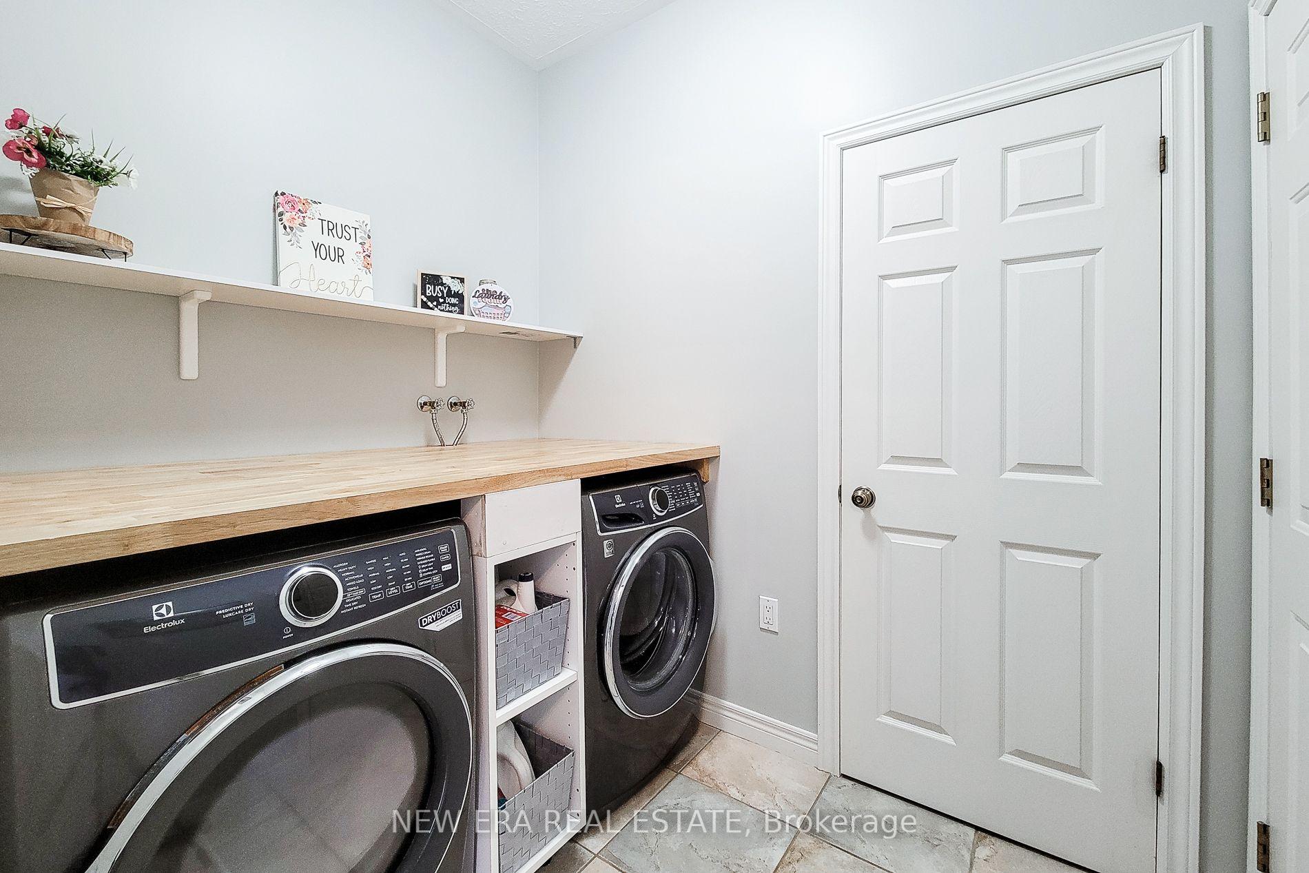 Photo 33 of 24 Carmichael Crescent, Brantford, Mayfair — HOMEH