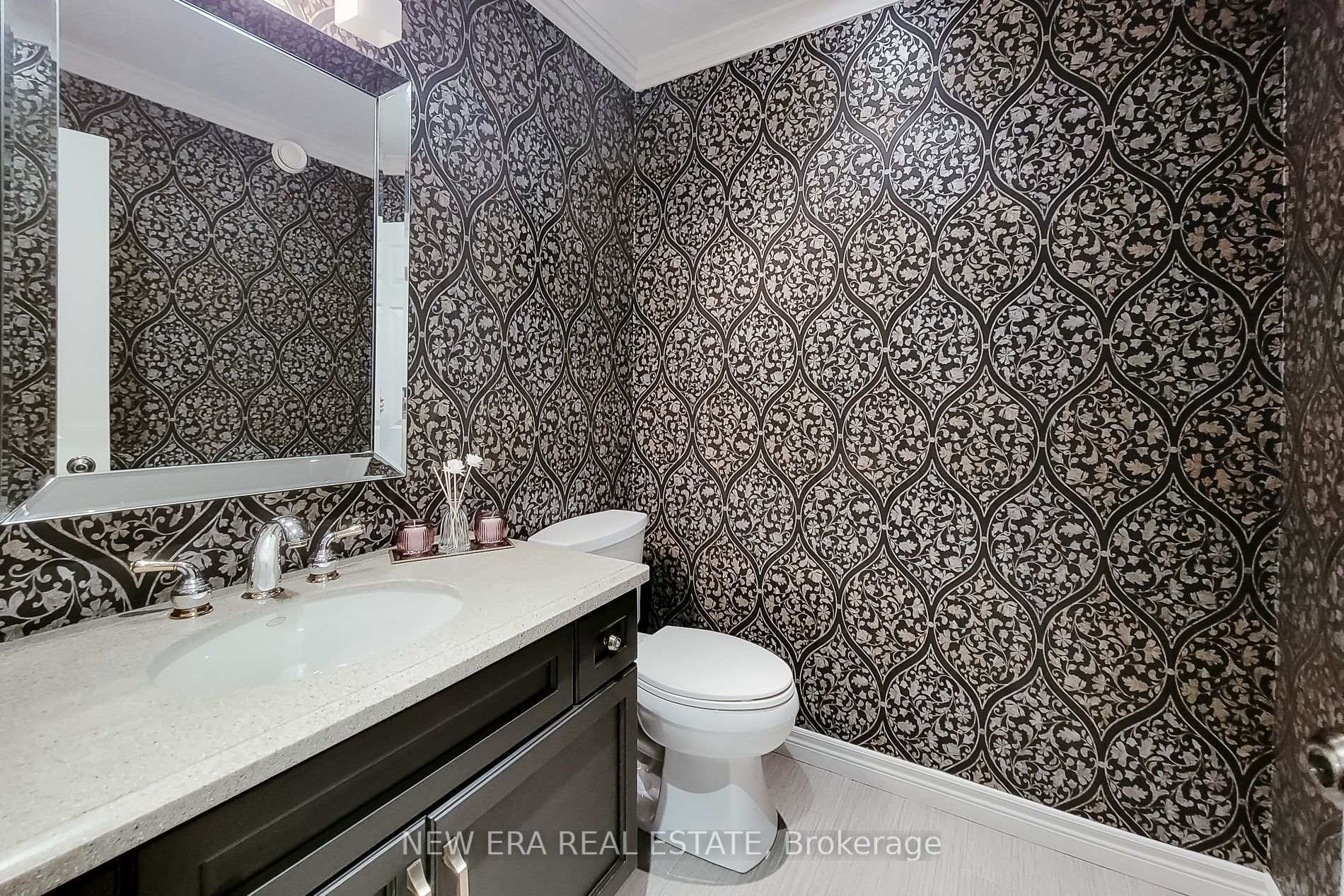 Photo 34 of 24 Carmichael Crescent, Brantford, Mayfair — HOMEH
