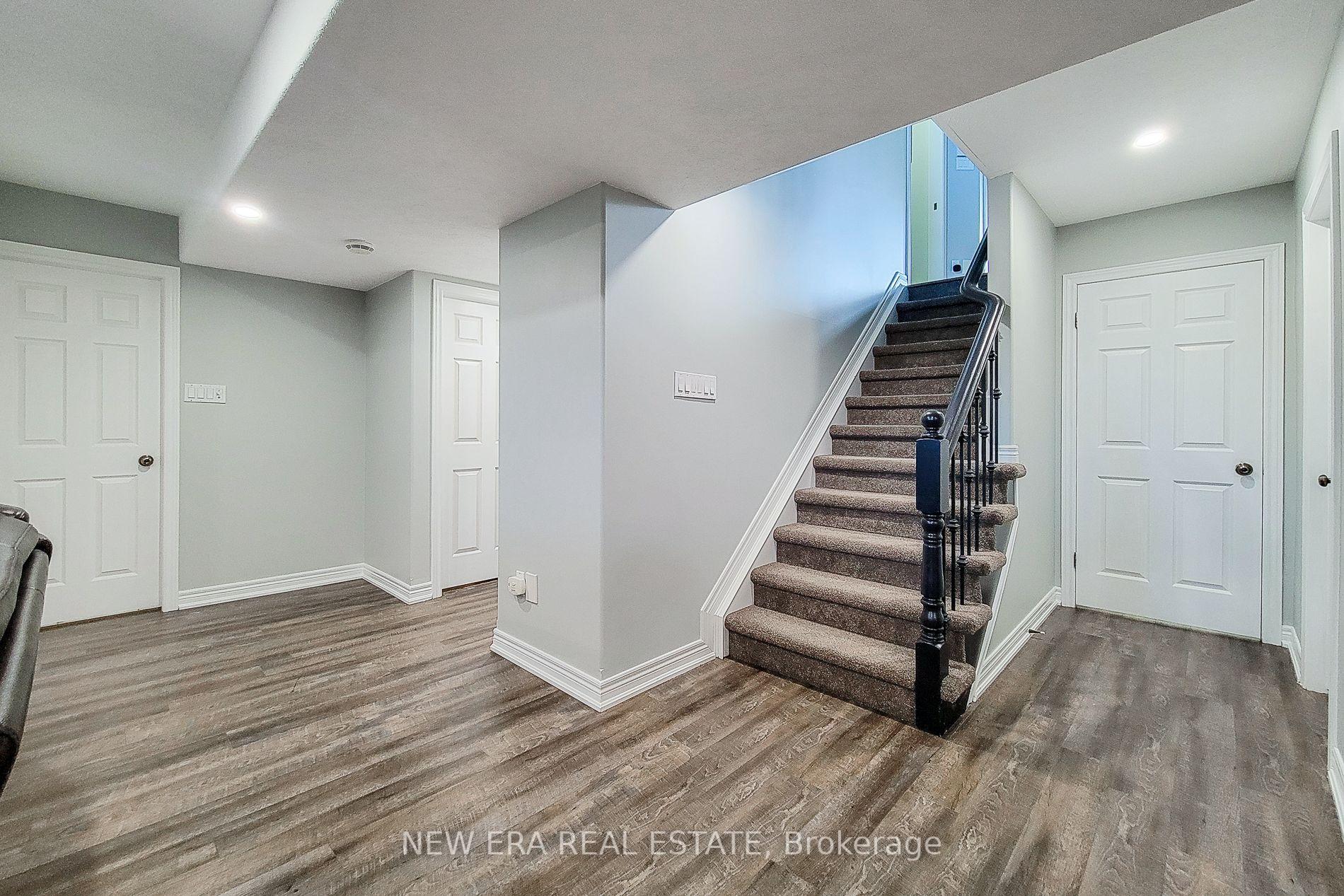 Photo 38 of 24 Carmichael Crescent, Brantford, Mayfair — HOMEH