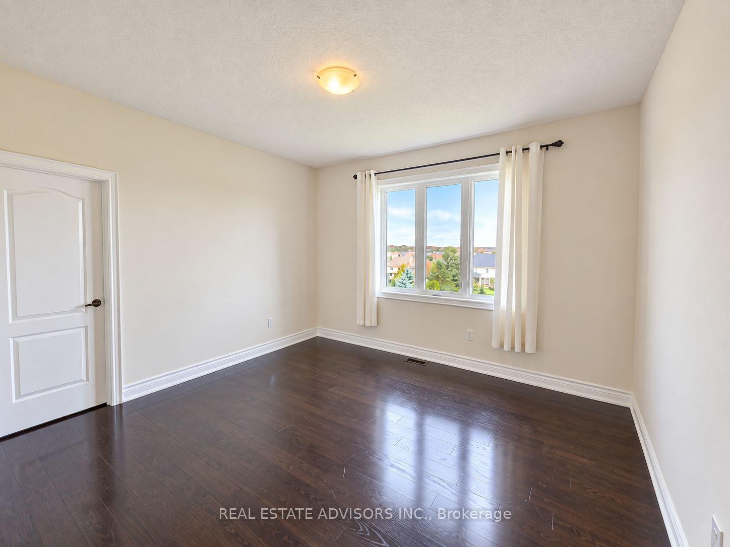 Photo 5 of 61-19 Forestgreen Drive, Uxbridge, Rural Uxbridge — HOMEH