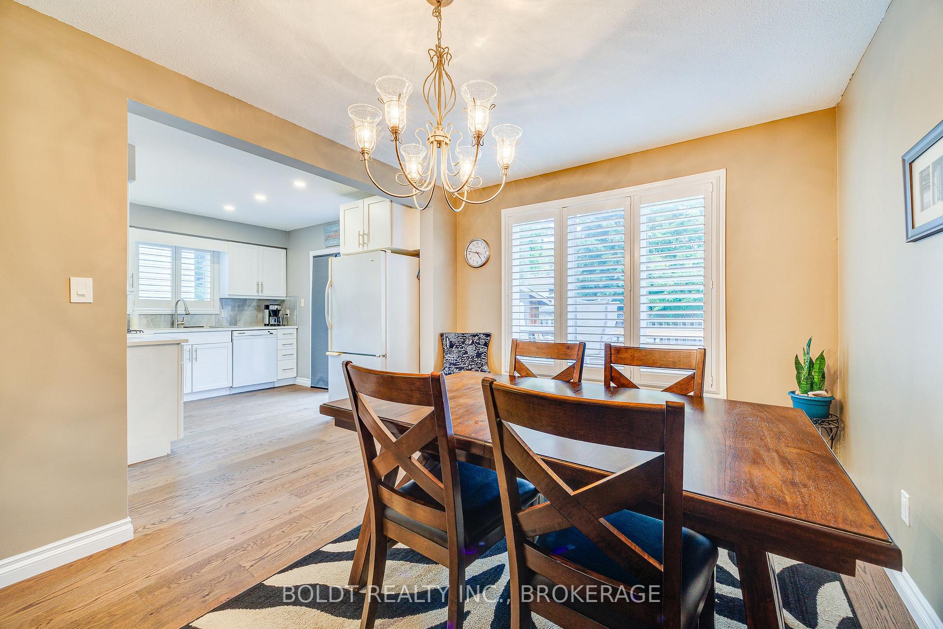 Photo 7 of 16 Westbury Drive, St. Catharines, Rykert/Vansickle — HOMEH