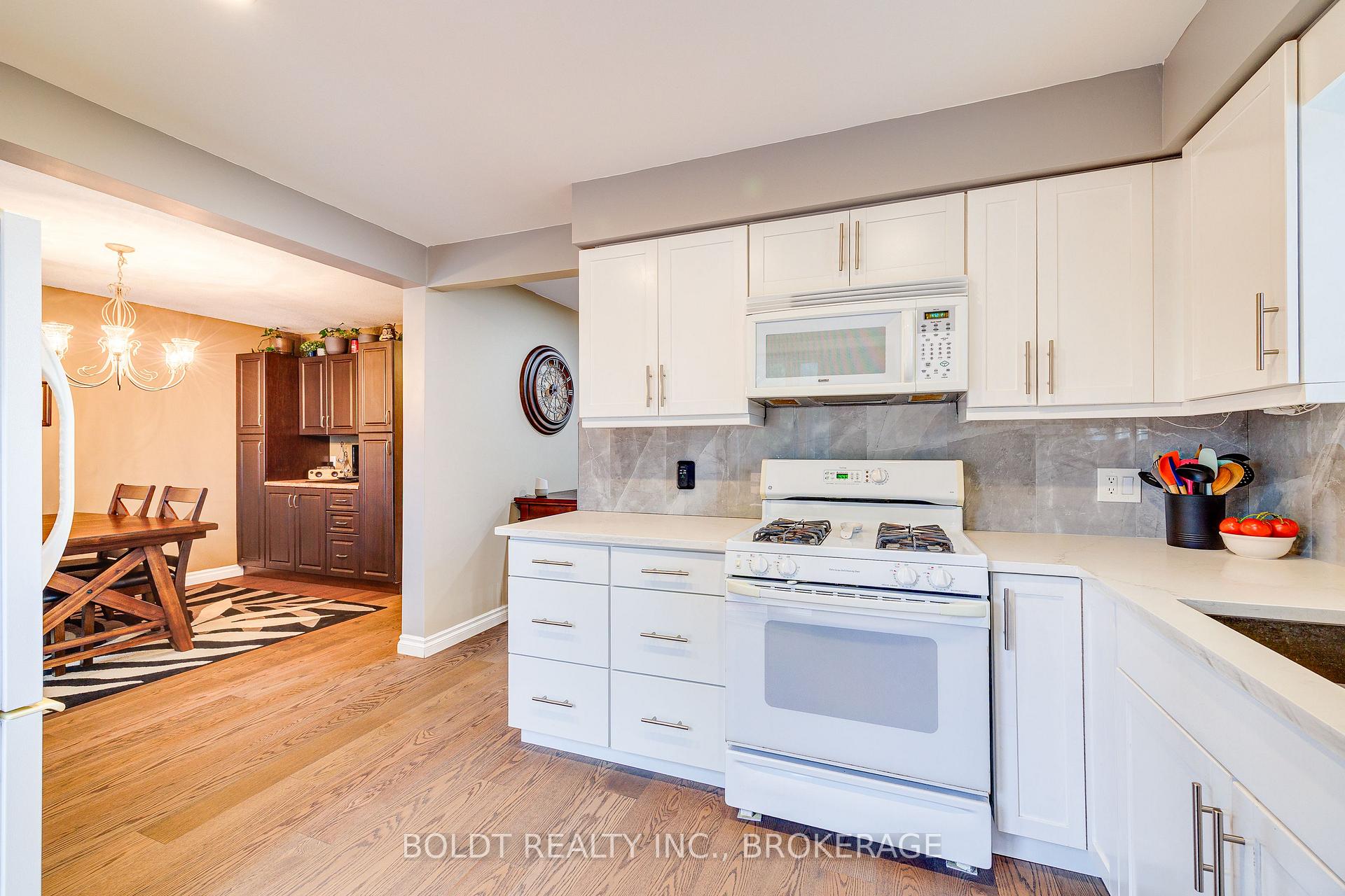 Photo 9 of 16 Westbury Drive, St. Catharines, Rykert/Vansickle — HOMEH