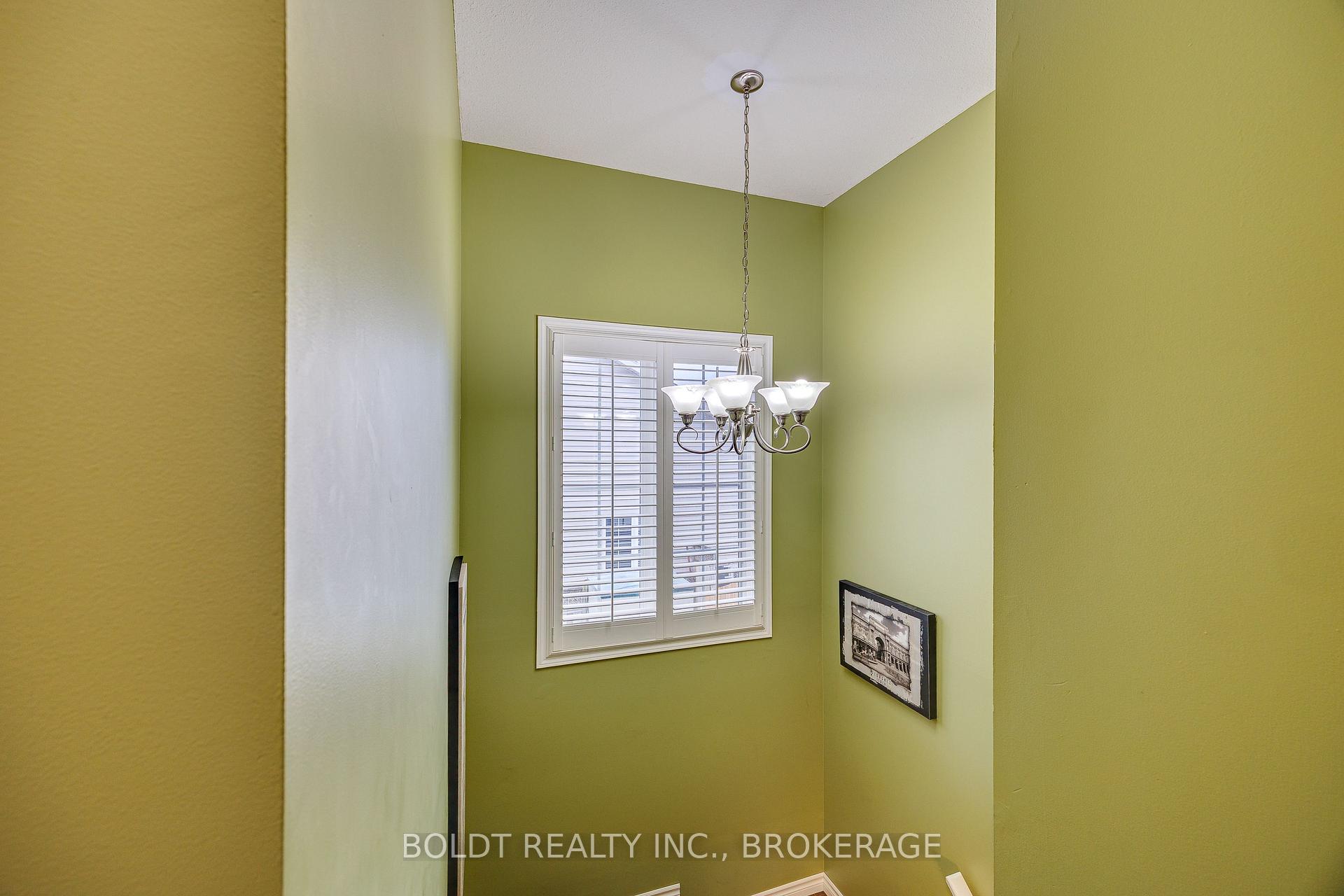 Photo 18 of 16 Westbury Drive, St. Catharines, Rykert/Vansickle — HOMEH