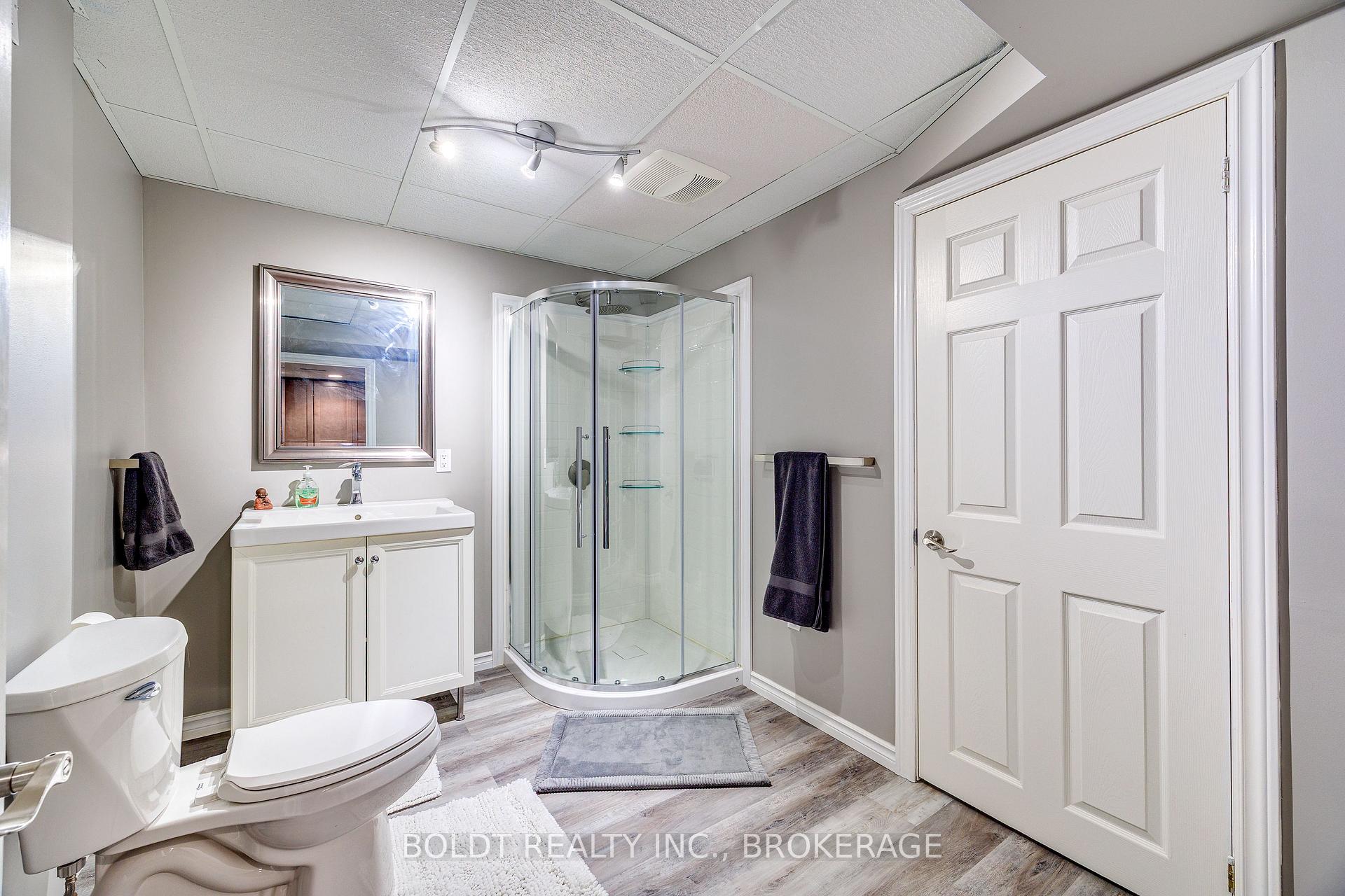Photo 19 of 16 Westbury Drive, St. Catharines, Rykert/Vansickle — HOMEH