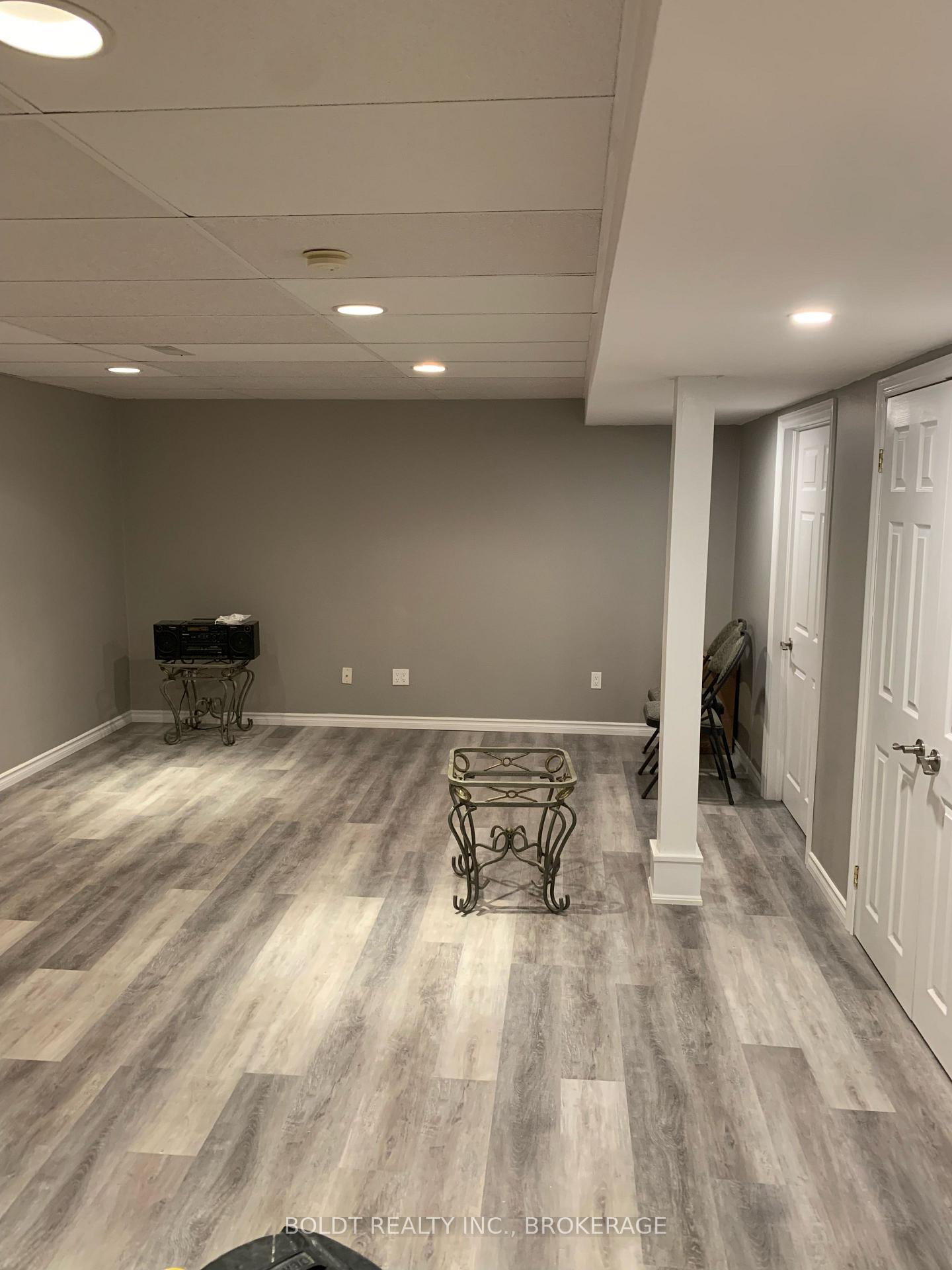 Photo 22 of 16 Westbury Drive, St. Catharines, Rykert/Vansickle — HOMEH