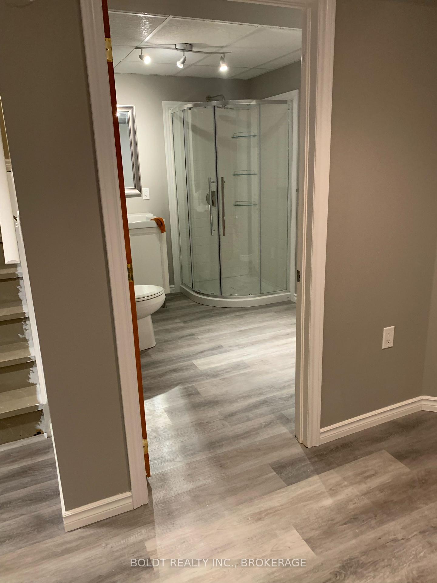 Photo 24 of 16 Westbury Drive, St. Catharines, Rykert/Vansickle — HOMEH