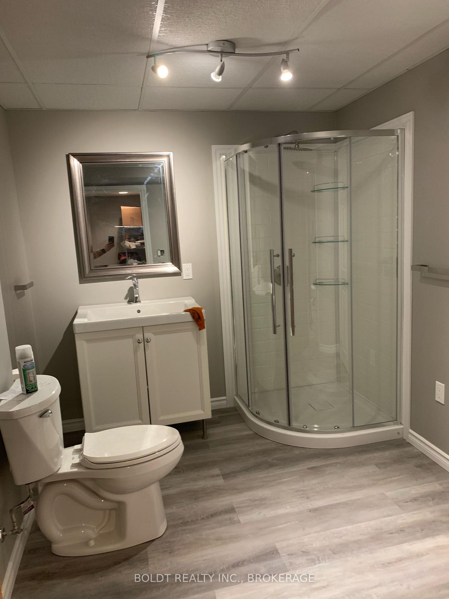 Photo 25 of 16 Westbury Drive, St. Catharines, Rykert/Vansickle — HOMEH