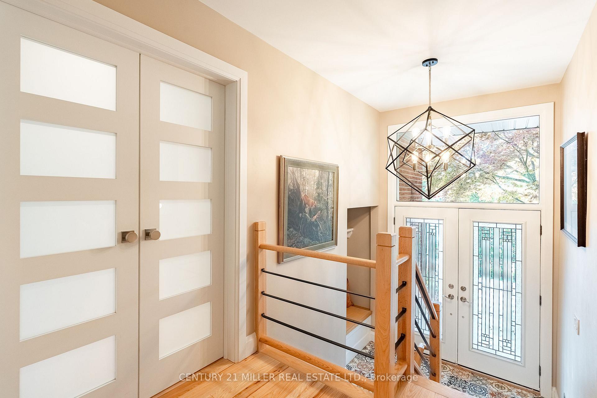 Photo 5 of 475 Willis Drive, Oakville, West — HOMEH