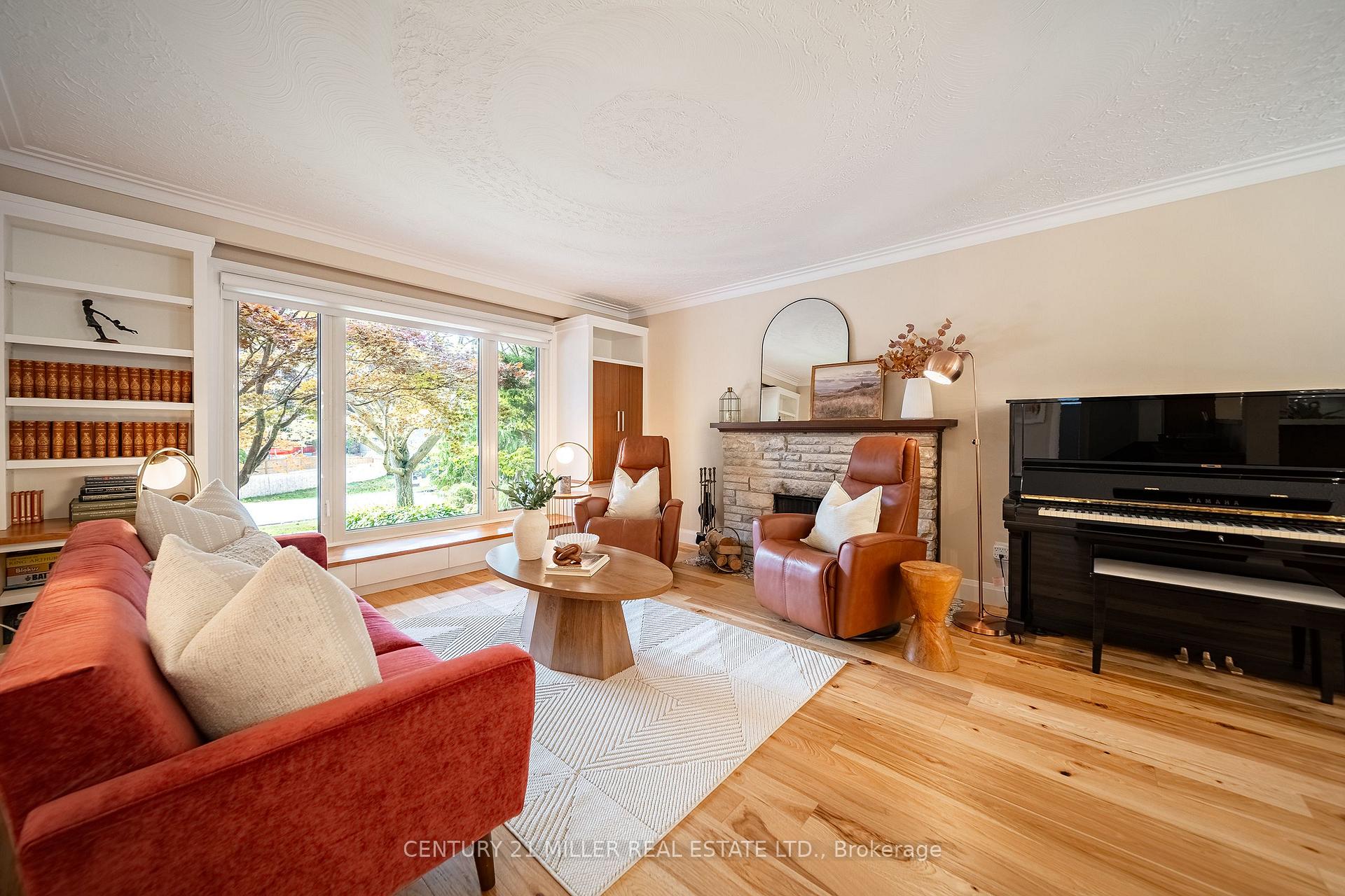 Photo 6 of 475 Willis Drive, Oakville, West — HOMEH